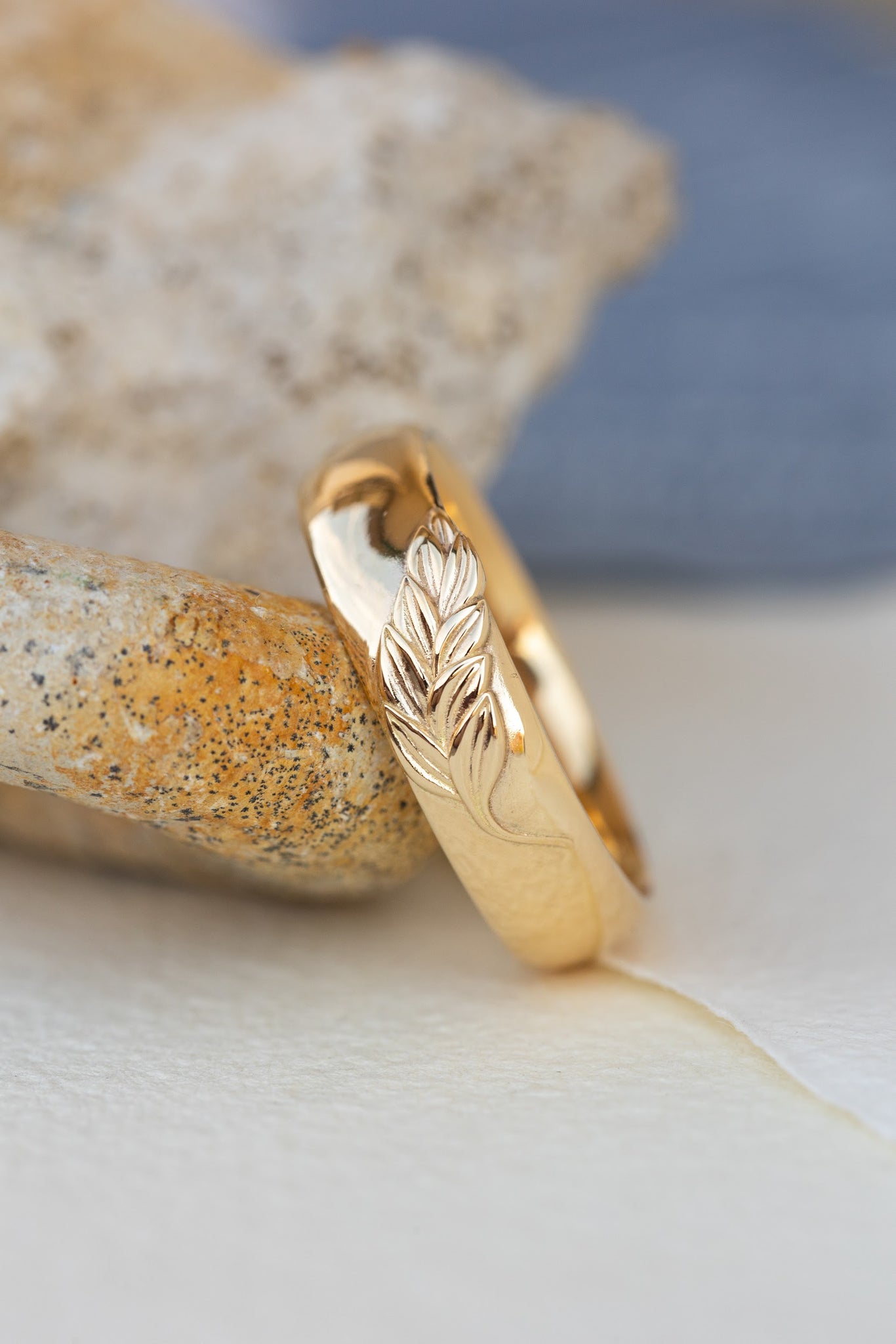 High polish gold wedding band with palm leaf, 6 mm wide - Eden Garden Jewelry™
