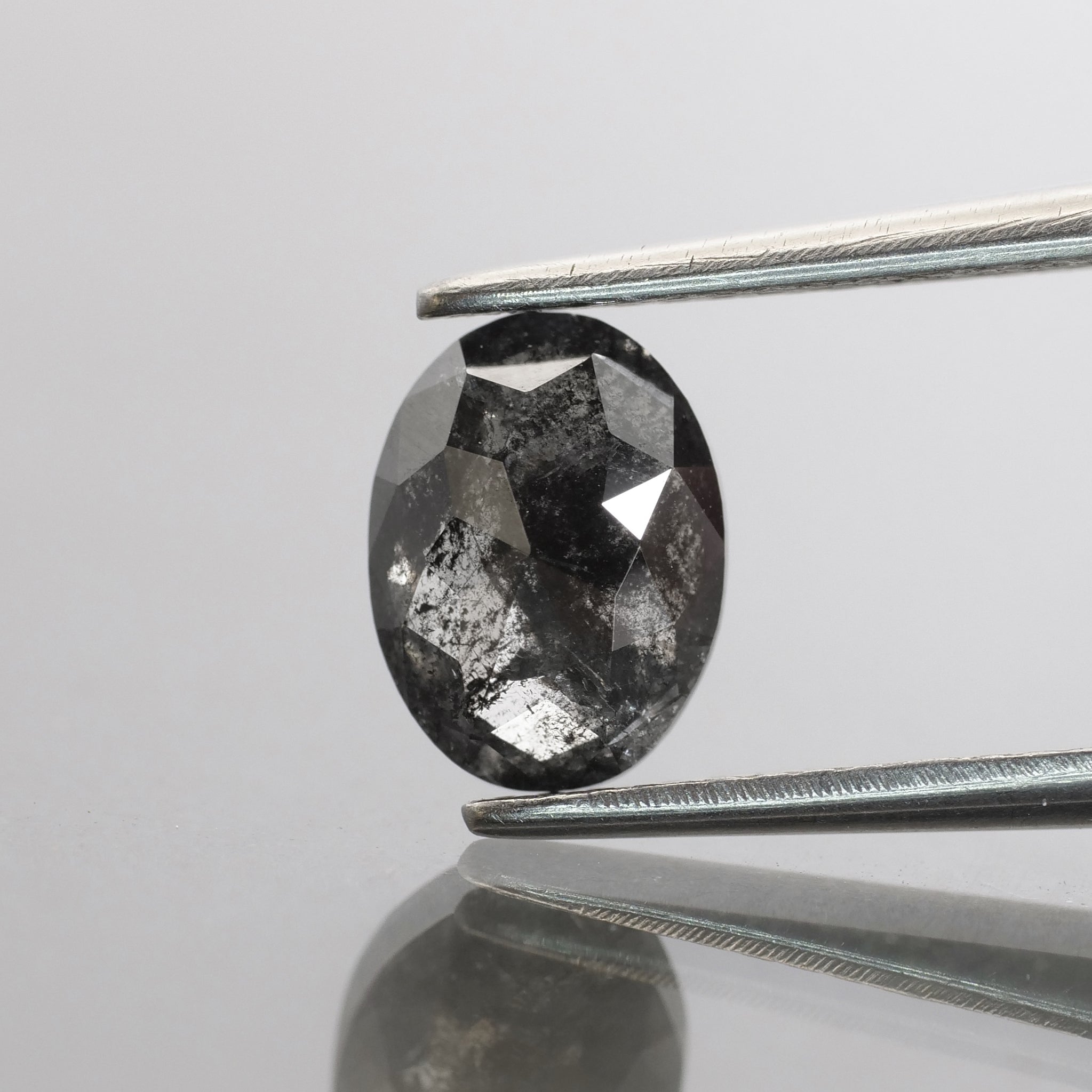 Salt & Pepper diamond | natural, oval cut 8x6mm, 1.35ct - Eden Garden Jewelry™