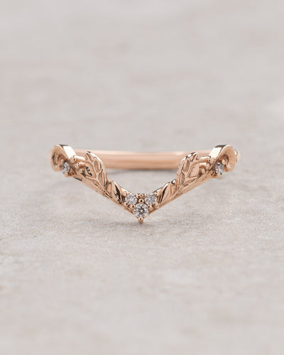 Five diamonds curved wedding band | matching wedding ring for Sophie - Eden Garden Jewelry™