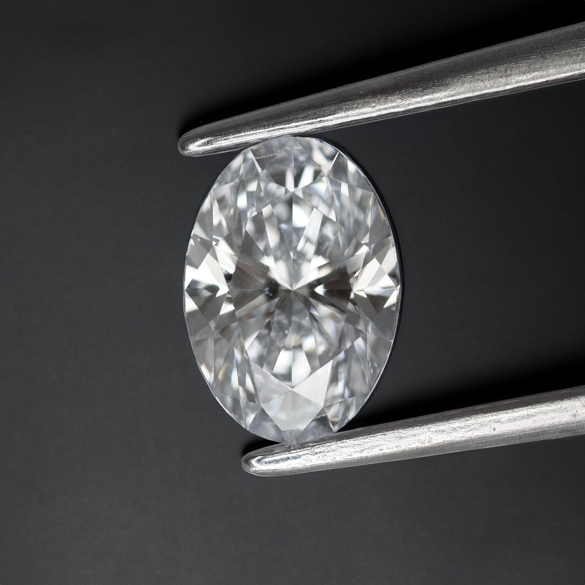 Natural diamond | 0.9 ct, GIA certified, oval cut 7.8x5.4 mm, H color, VS1 - Eden Garden Jewelry™