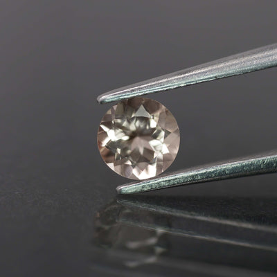 Morganite | natural, peach color, round-cut, 5mm, 0.5ct, Madagascar - Eden Garden Jewelry™