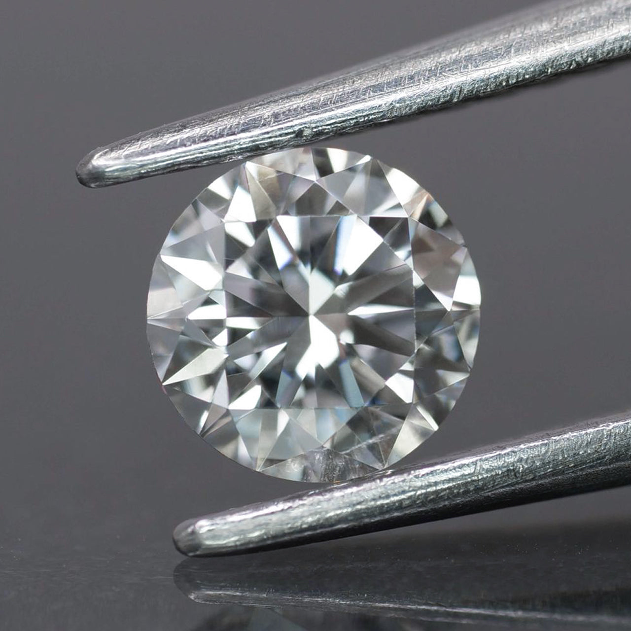 Lab grown diamond IGI certified round-cut, 7mm, D color, VVS