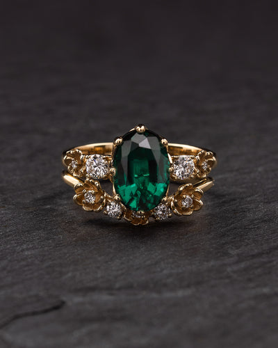 Big lab emerald bridal ring set with a romantic floral design / Fiorella - Eden Garden Jewelry™