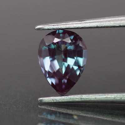 Alexandrite | IGI certified | lab-created, colour changing, pear-cut, 7x5mm, 0.8ct - Eden Garden Jewelry™