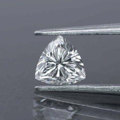 Lab grown diamond | IGI certified | trillion-cut, *6mm, E color, VVS2, 0.71ct - Eden Garden Jewelry™