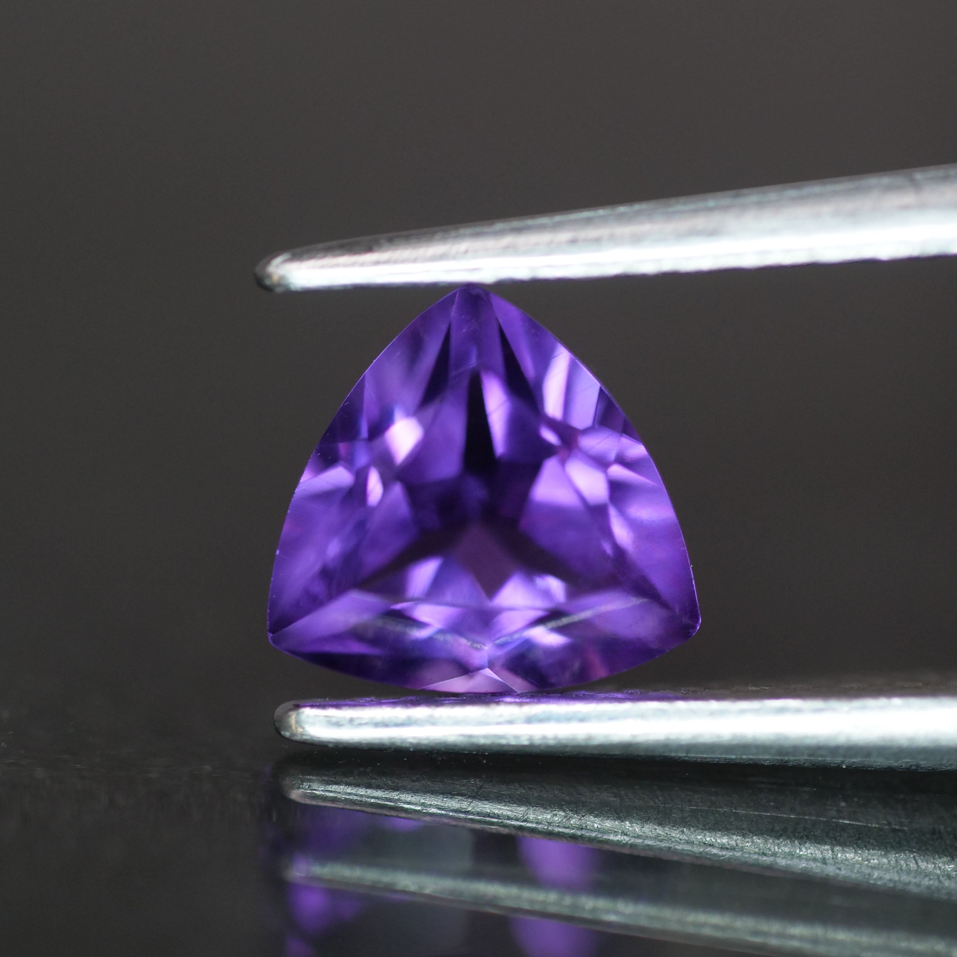 Amethyst natural, trillion-cut, deep purple, 6mm, Africa