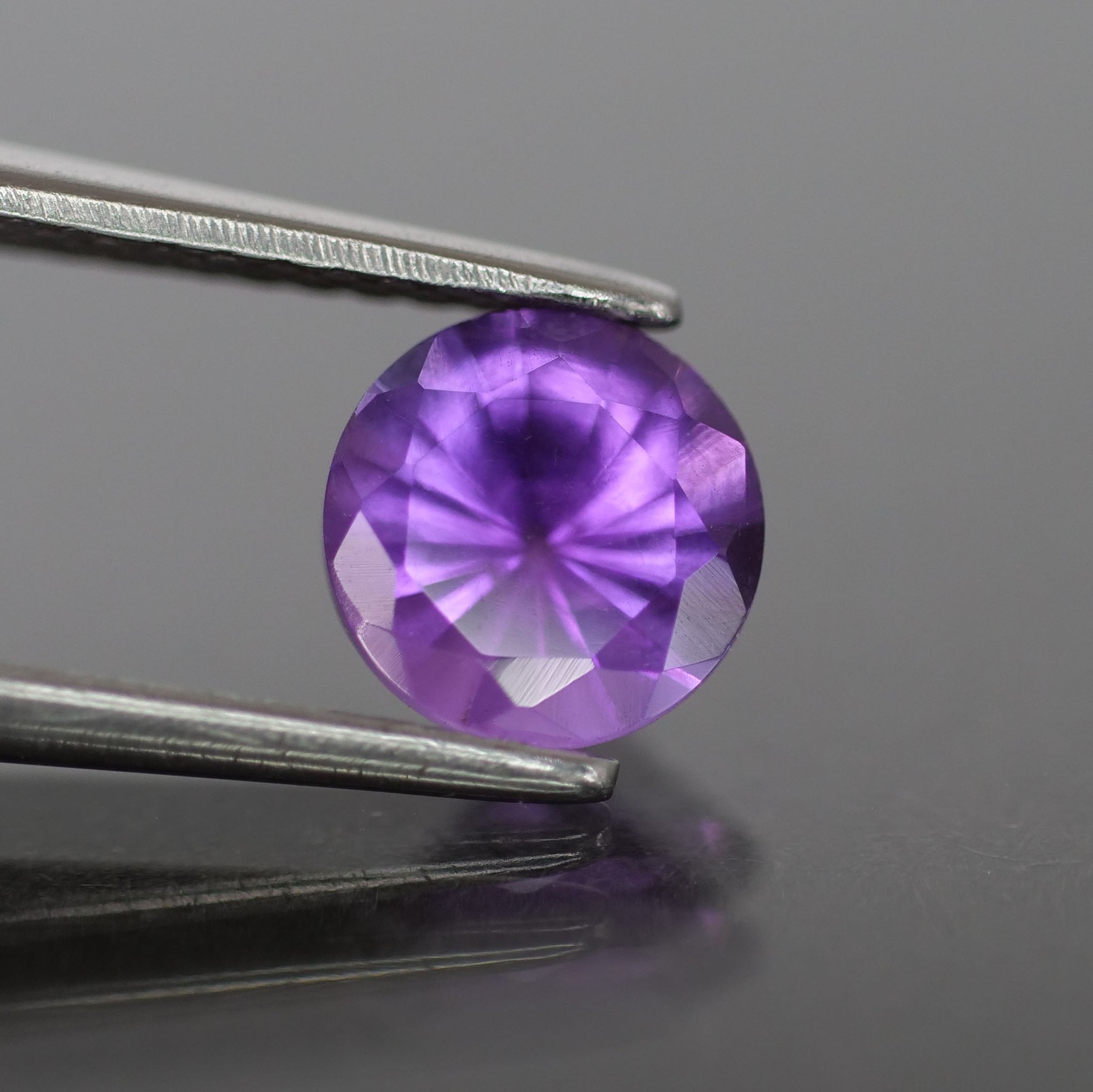 Amethyst | round cut deep purple 5mm, 0.5 ct, VS clarity, Africa - Eden Garden Jewelry™
