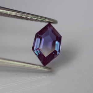 Alexandrite | lab created, colour changing, long hexagon cut 7.5x5mm, 0.70 ct - Eden Garden Jewelry™