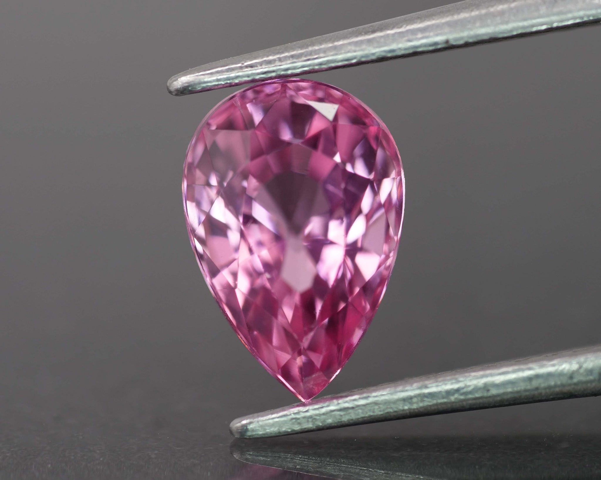 Spinel gemstones