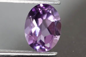 Purple loose gemstones