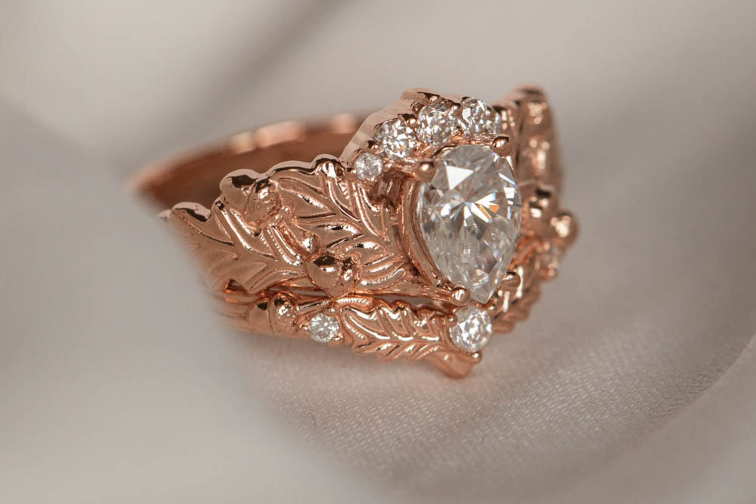 Oak leaves gold engagement and wedding rings