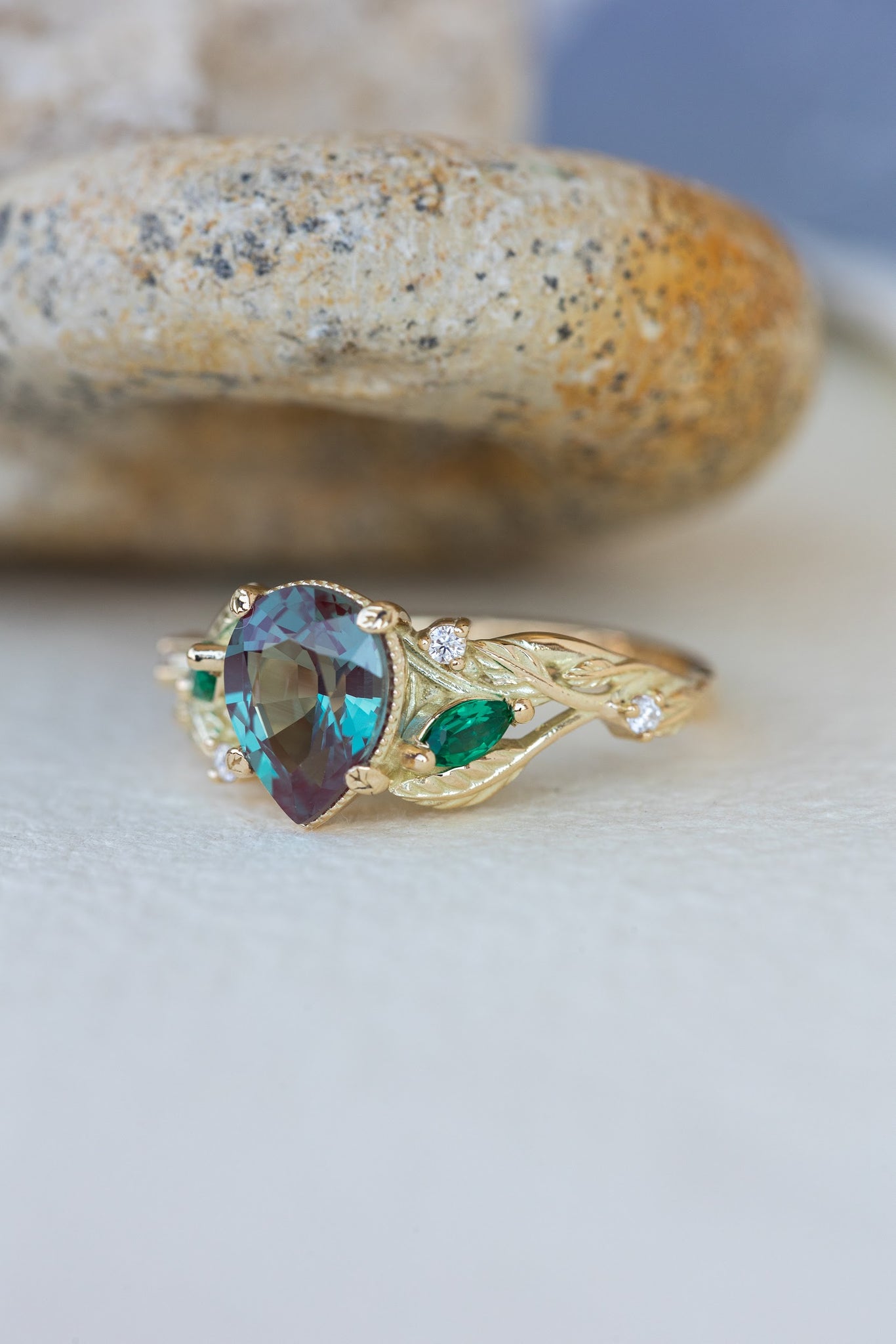 Colour changing alexandrite engagement ring, gold vines proposal ring / Patricia - Eden Garden Jewelry™