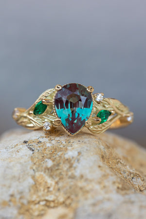Colour changing alexandrite engagement ring, gold vines proposal ring / Patricia - Eden Garden Jewelry™