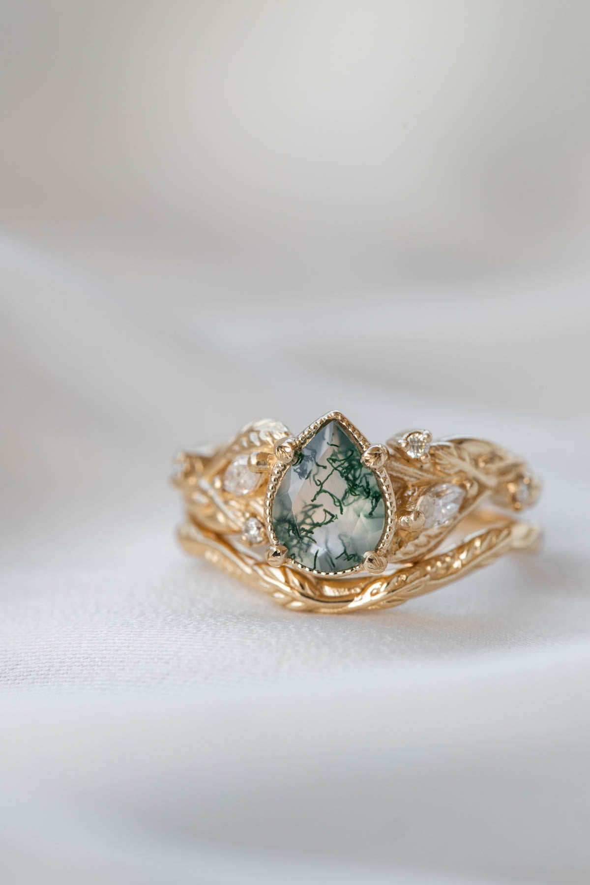 Patricia asymmetric | custom bridal ring set with pear cut gemstone 8x6 mm - Eden Garden Jewelry™
