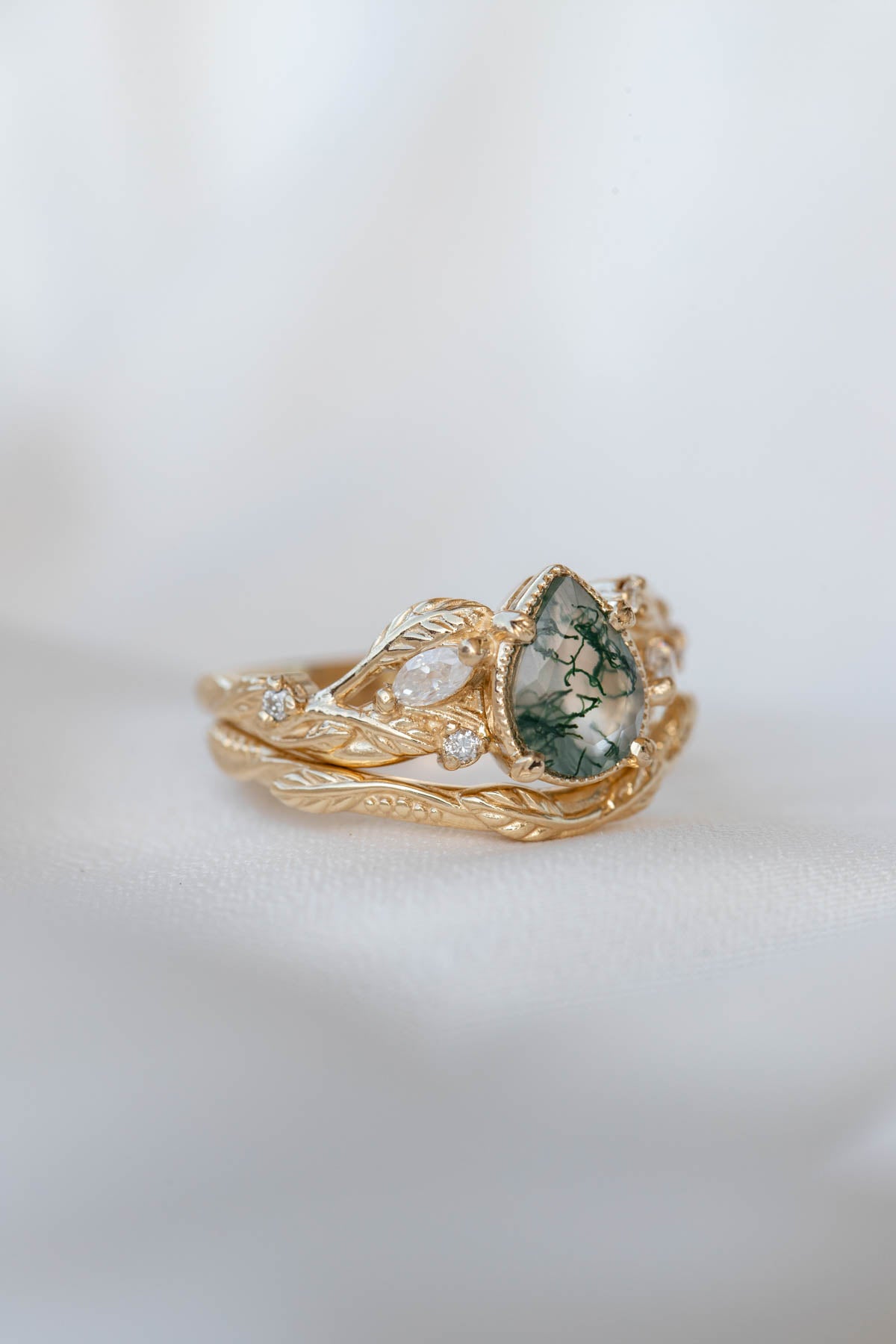 Patricia asymmetric | custom bridal ring set with pear cut gemstone 8x6 mm - Eden Garden Jewelry™