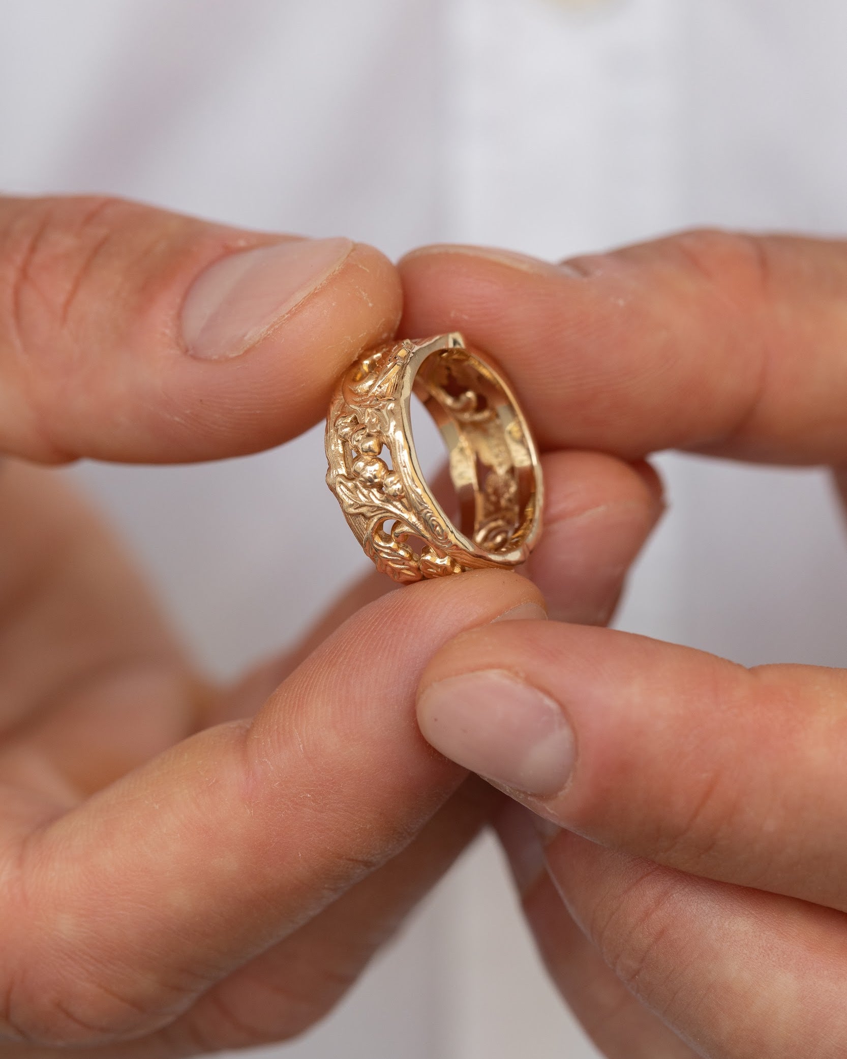 Wedding bands set, oak leaves rings, black and gold - Eden Garden Jewelry™