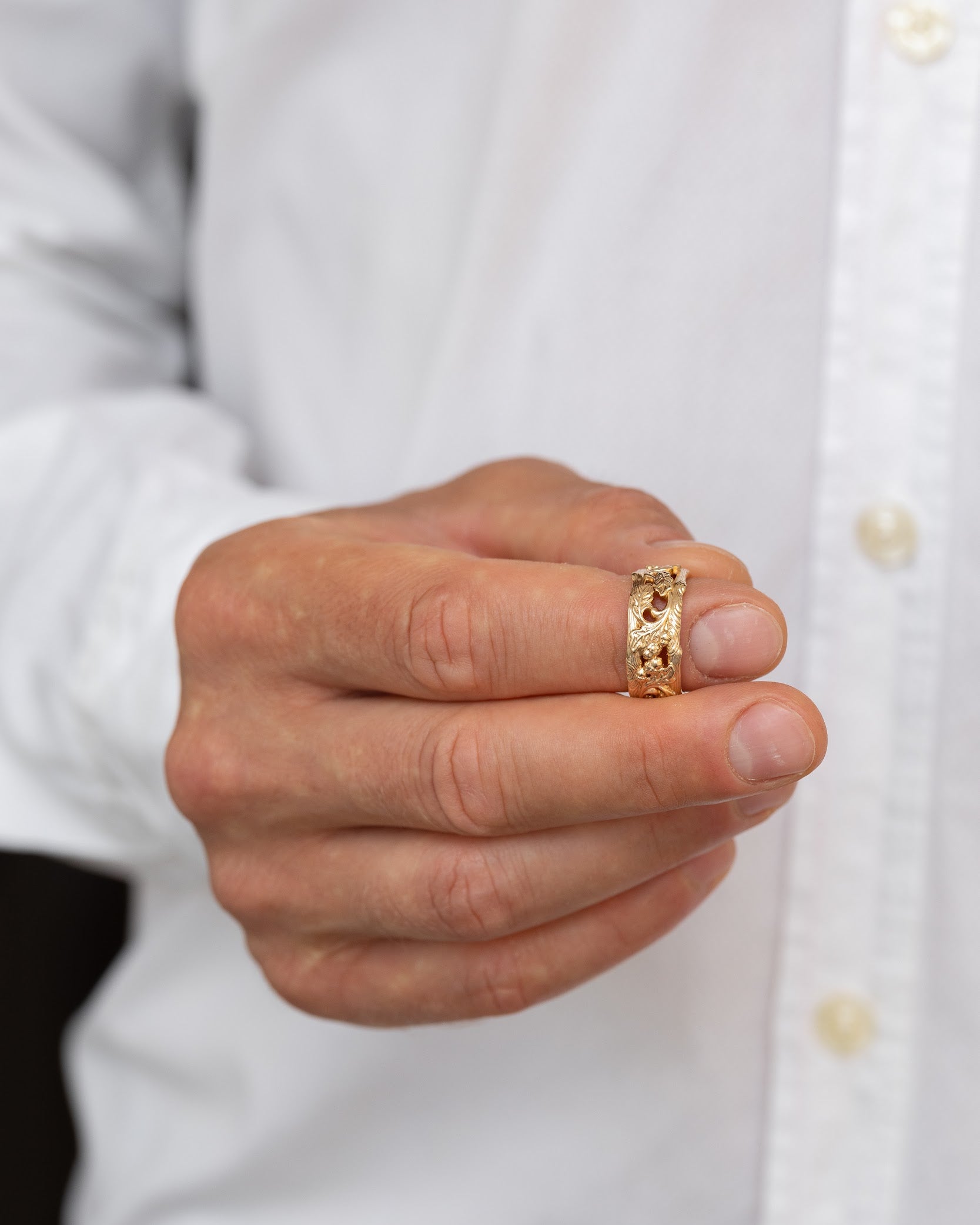 Wedding bands set, oak leaves rings, black and gold - Eden Garden Jewelry™