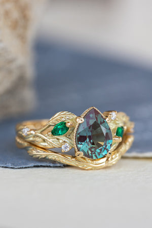 Alexandrite and accent emeralds bridal ring set, ethical gemstones engagement ring set / Patricia - Eden Garden Jewelry™
