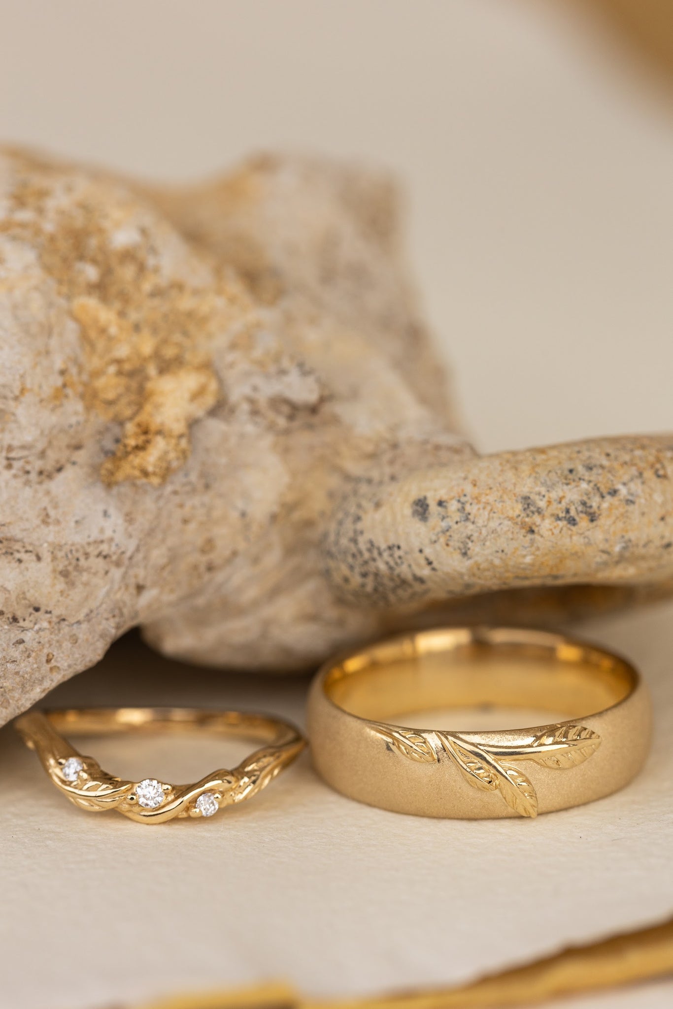 Wedding rings set for couples: satin band with branch for him, curved leaf ring with gemstones for her - Eden Garden Jewelry™