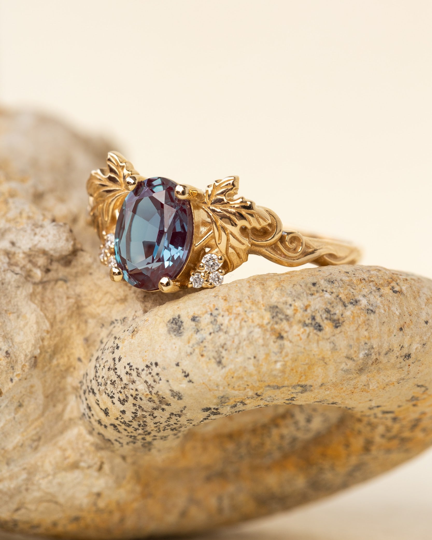 READY TO SHIP: Vineyard in 14K yellow gold, oval cut lab alexandrite 8x6 mm, lab grown diamonds, AVAILABLE RING SIZES: 5.5 - 8.5 US - Eden Garden Jewelry™