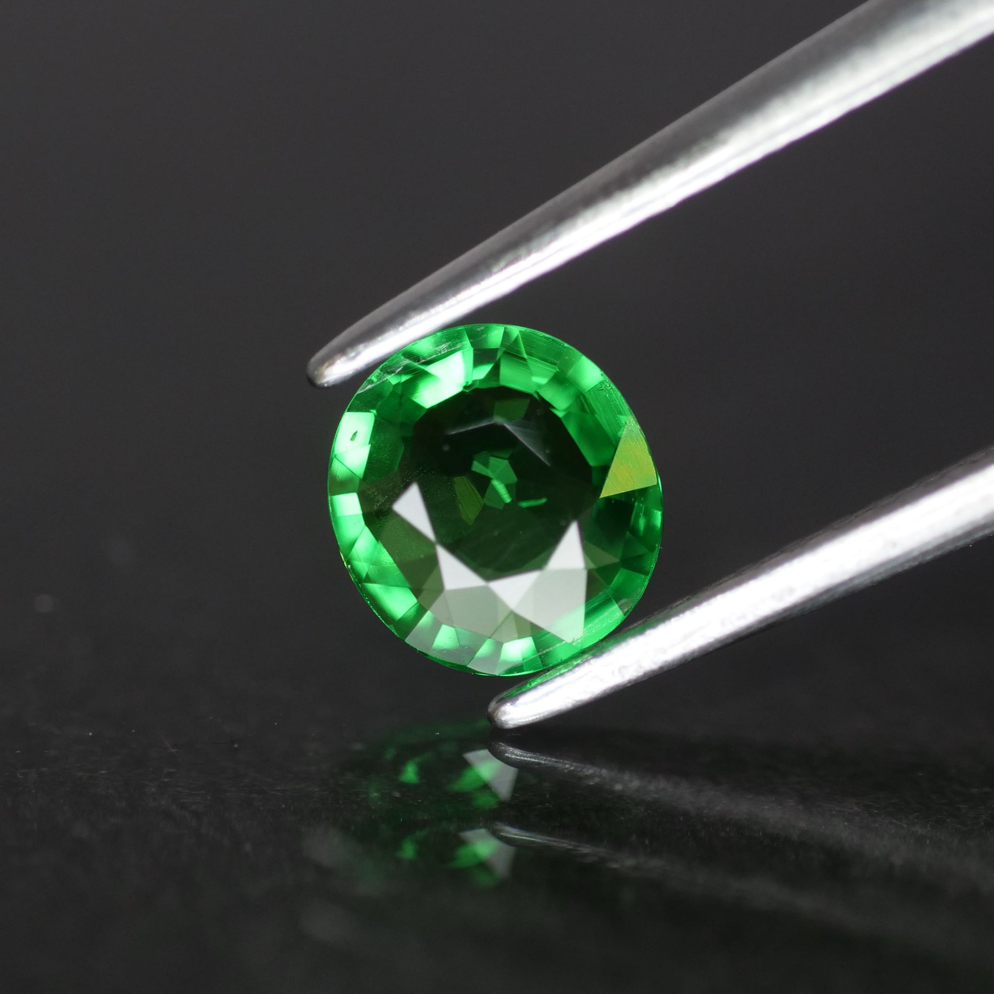 Tsavorite Garnet | natural, shocking green, oval cut 5.5x5mm, VS 0.57ct - Eden Garden Jewelry™