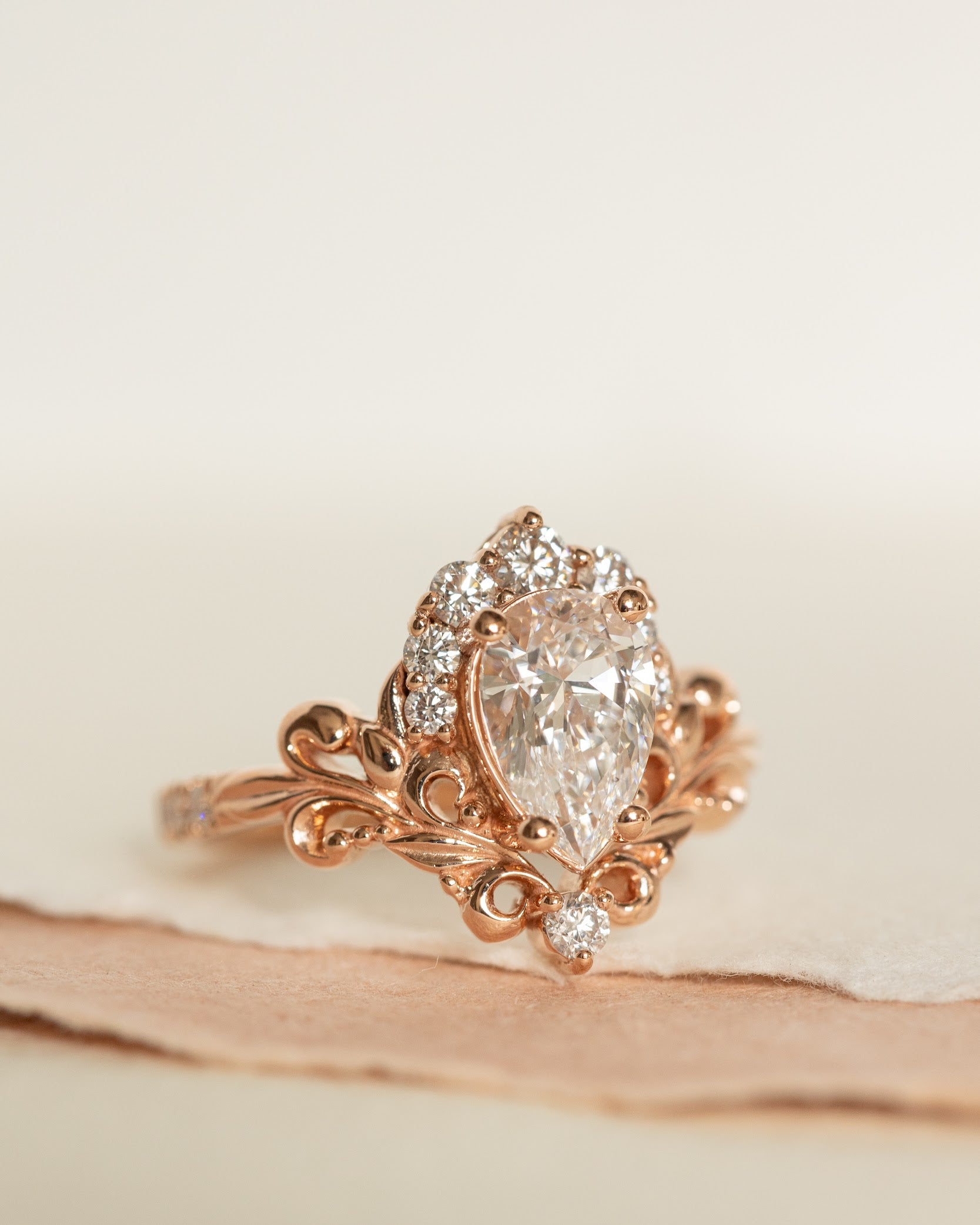 Sophie | engagement ring setting for pear cut gemstone 9x6 mm - Eden Garden Jewelry™