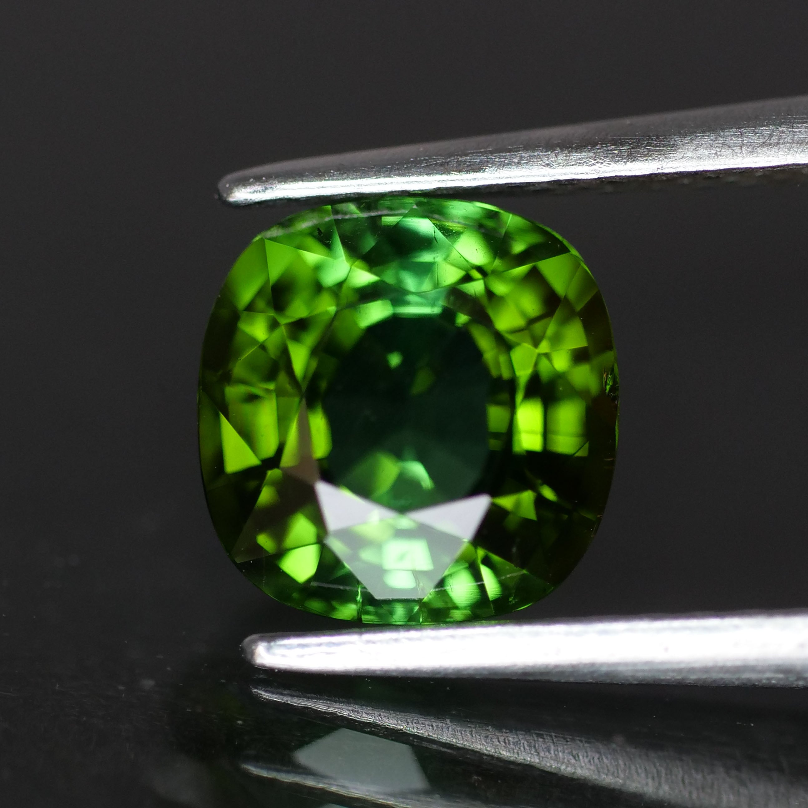 Tourmaline | green color, cushion cut, 7mm, *1.6 ct, VS - Eden Garden Jewelry™