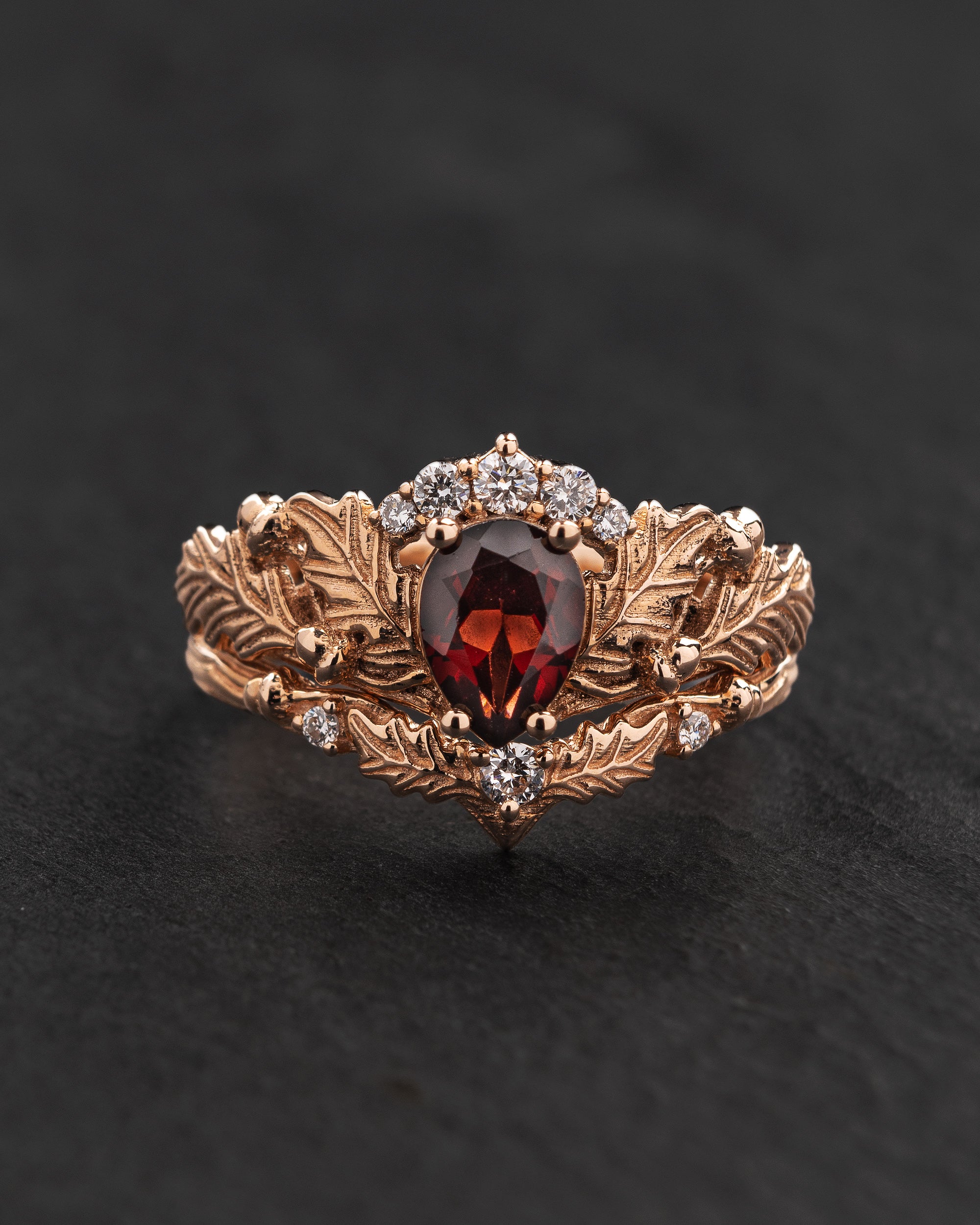Oak Leaves Bridal Ring Set with Natural Garnet Diamond