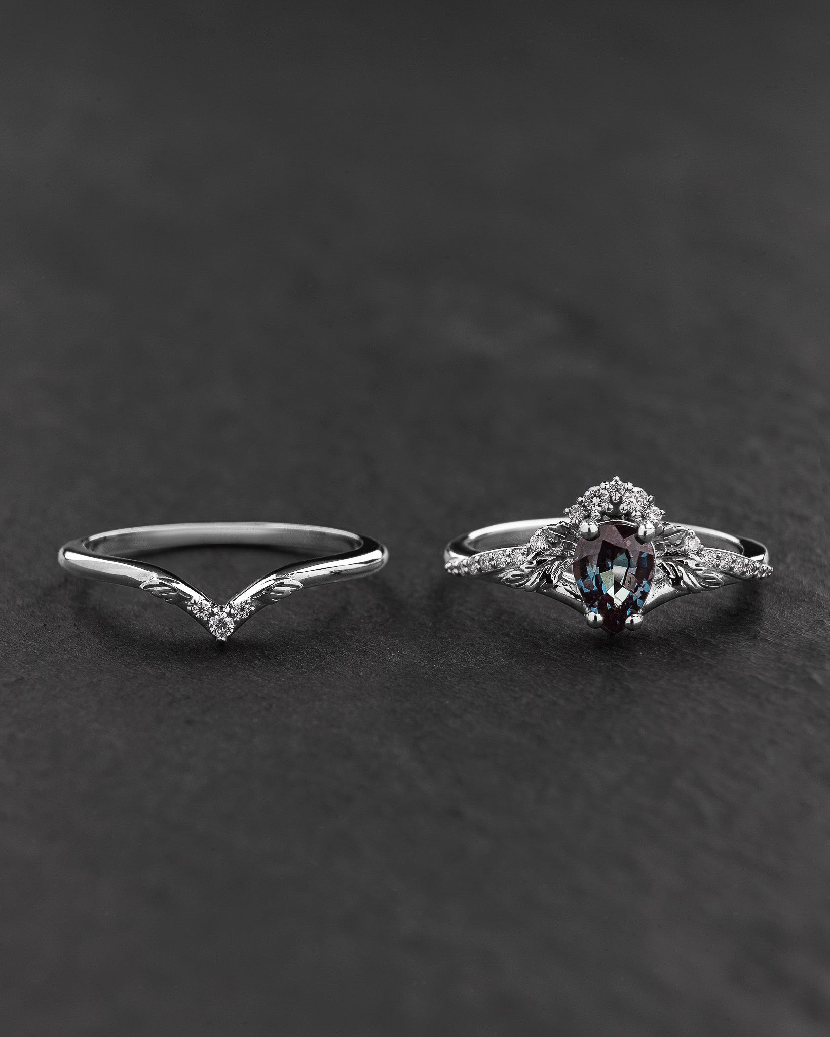 Amelia | bridal ring set, pear cut gemstone setting, 7x5 mm central - Eden Garden Jewelry™
