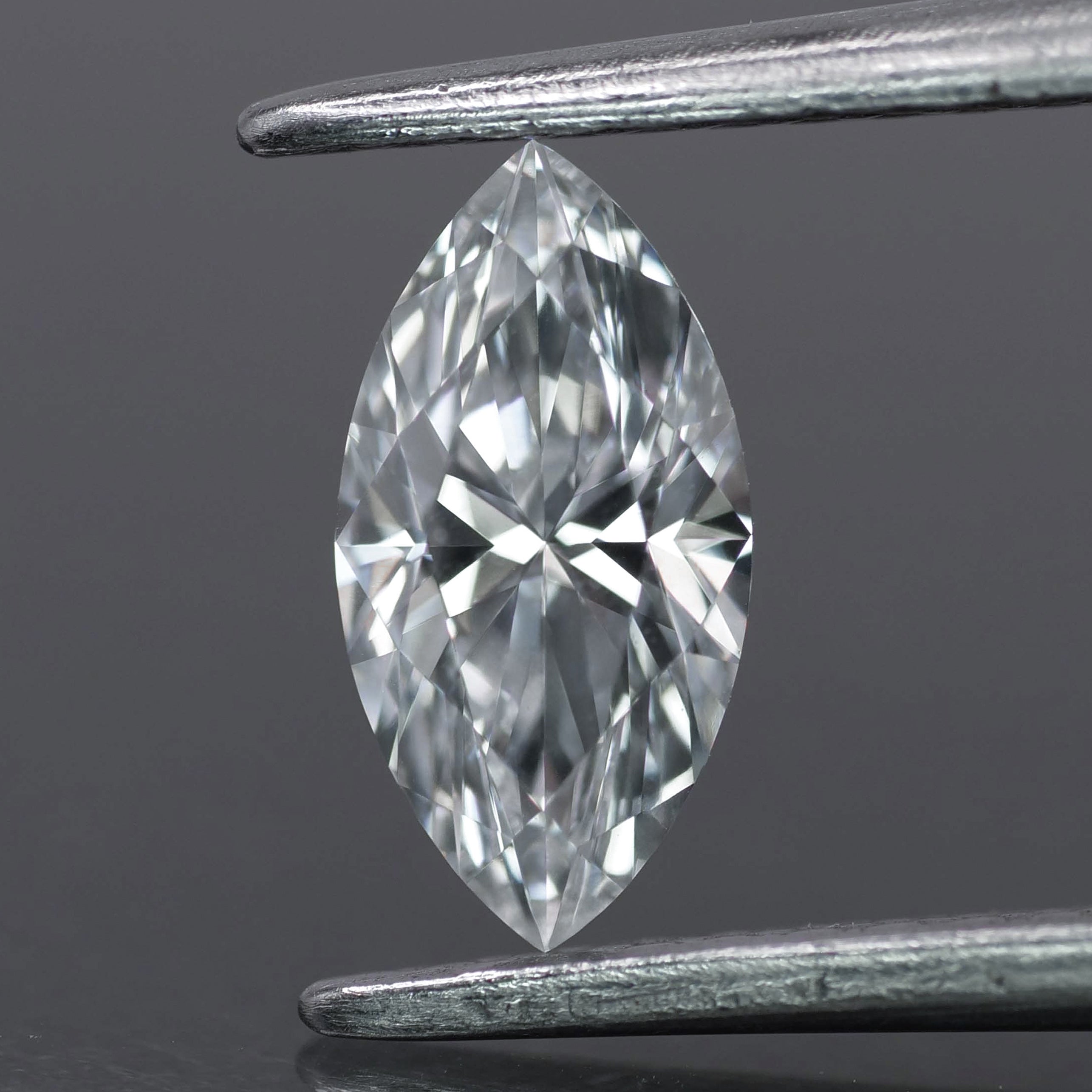 Lab grown diamond | IGI certified | marquise-cut, 10x5mm, D color, VS1, 0.9ct - Eden Garden Jewelry™