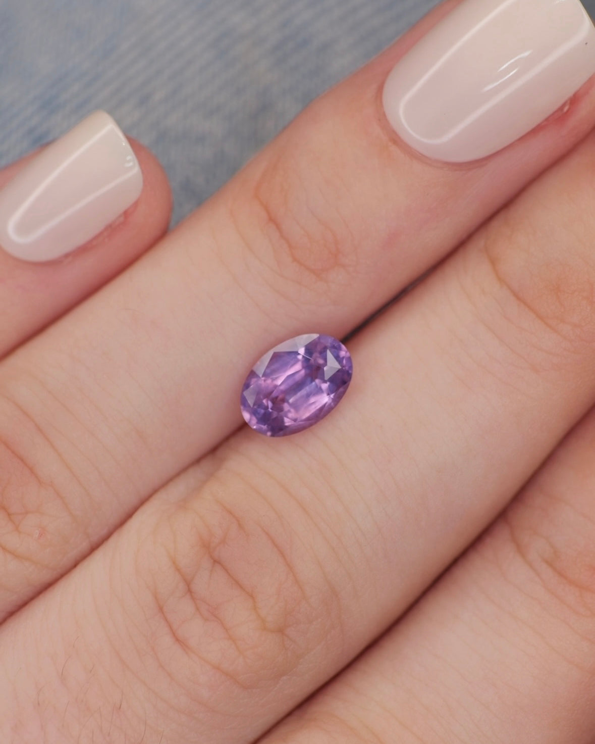 Opalescent sapphire | natural, purplish pink color, oval-cut, 8x5.5mm, 1.6ct - Eden Garden Jewelry™