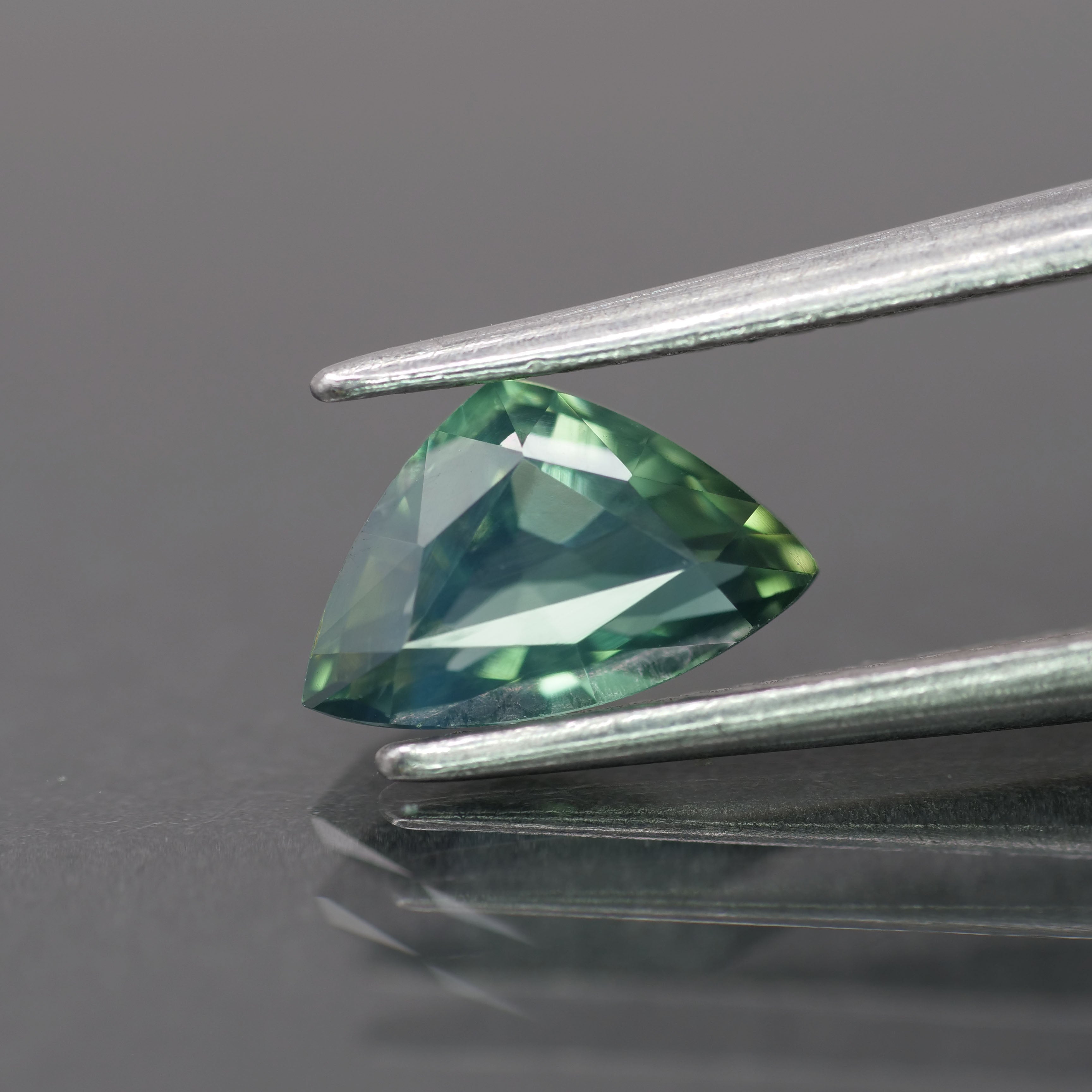 Sapphire | natural, green color, trillion-cut, *8x5mm, 1ct, Madagascar - Eden Garden Jewelry™