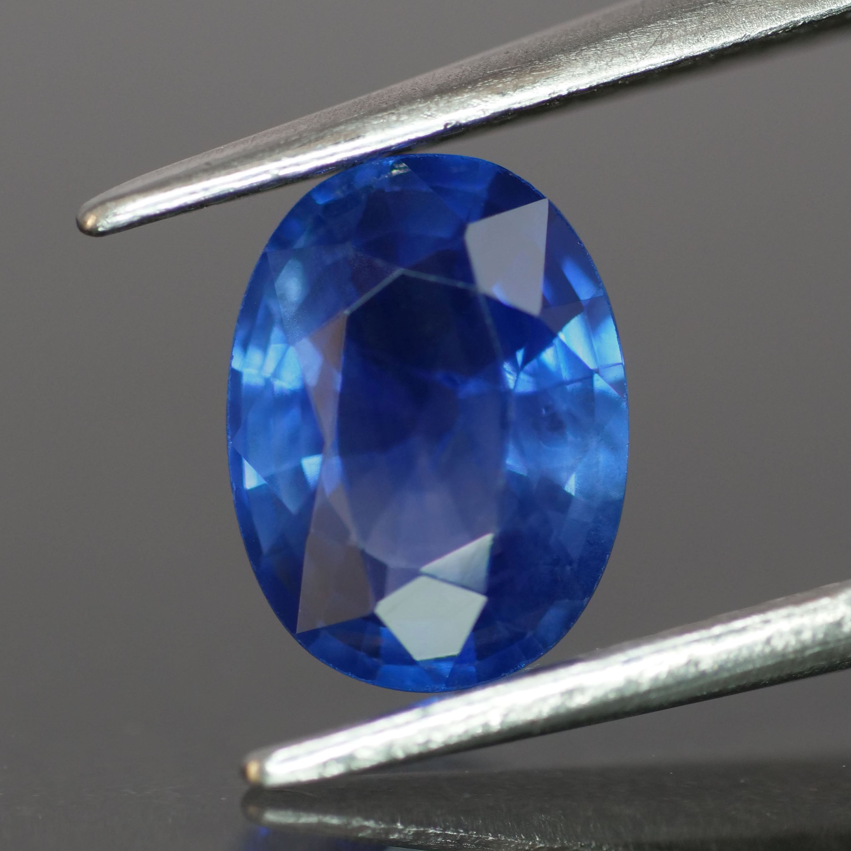 Sapphire | natural, oval-cut, *8x6 mm, VS, 1.4ct - Eden Garden Jewelry™