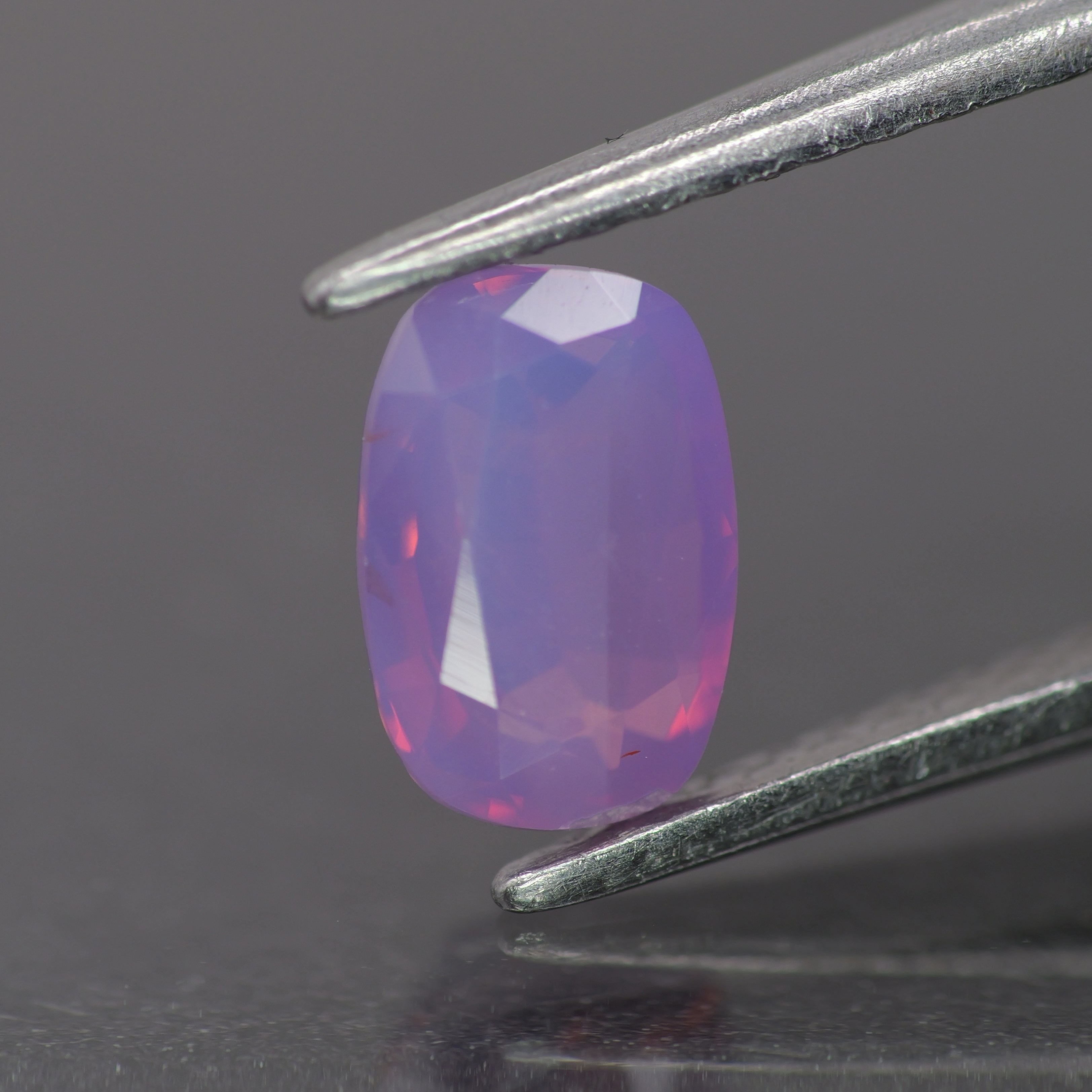 Opalescent sapphire | natural, pinkish purple color, oval-cut, *7x5mm, *0.8ct - Eden Garden Jewelry™