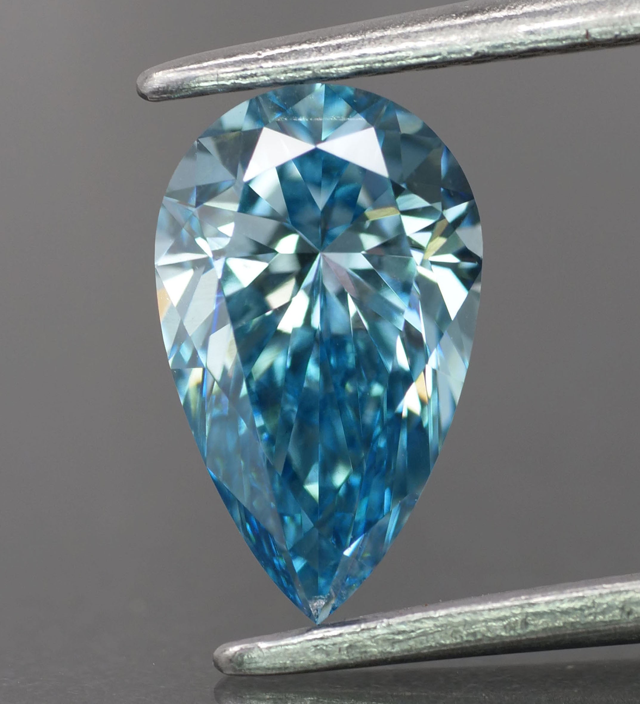Lab grown diamond | IGI certified | pear-cut, *12x7.5mm, Fancy vivid blue color, VS-VVS, *2.5ct - Eden Garden Jewelry™