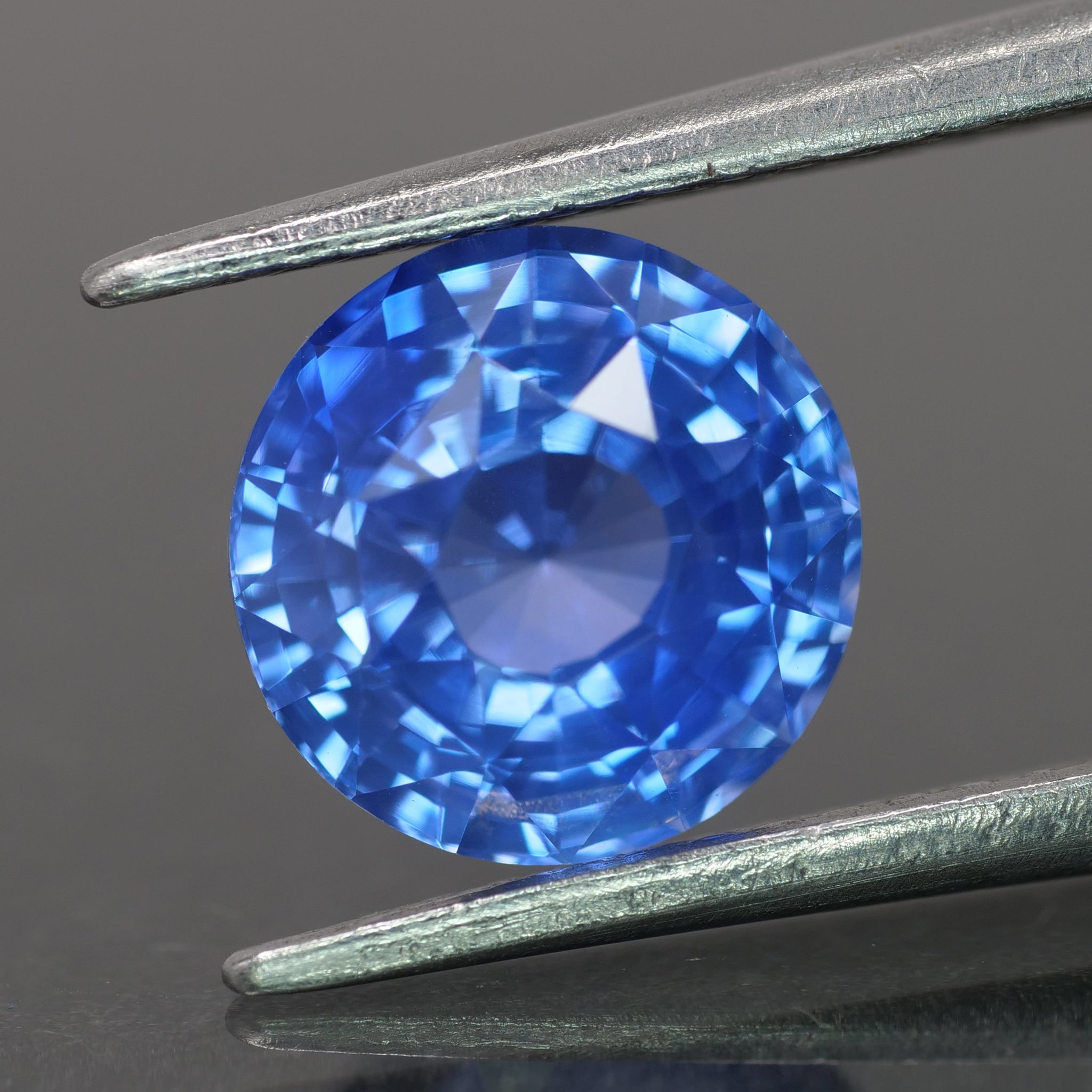 Sapphire | IGI certified | natural, blue color, round-cut, 7.5mm, *2.3ct, Ceylon