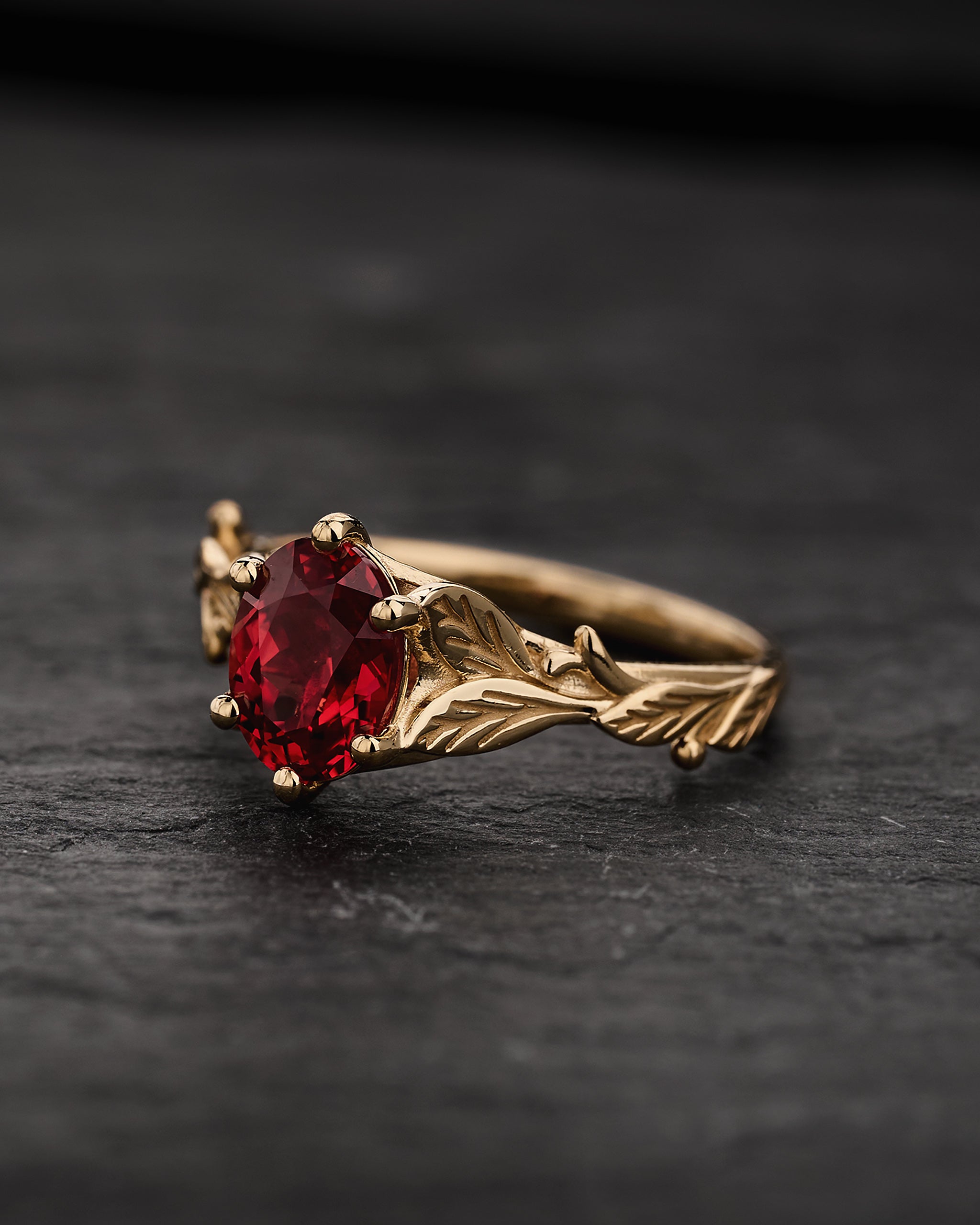 Engagement Ring with Oval Padparadscha Sapphire (Lab-Grown) in Leafy Style / Freesia - Eden Garden Jewelry™