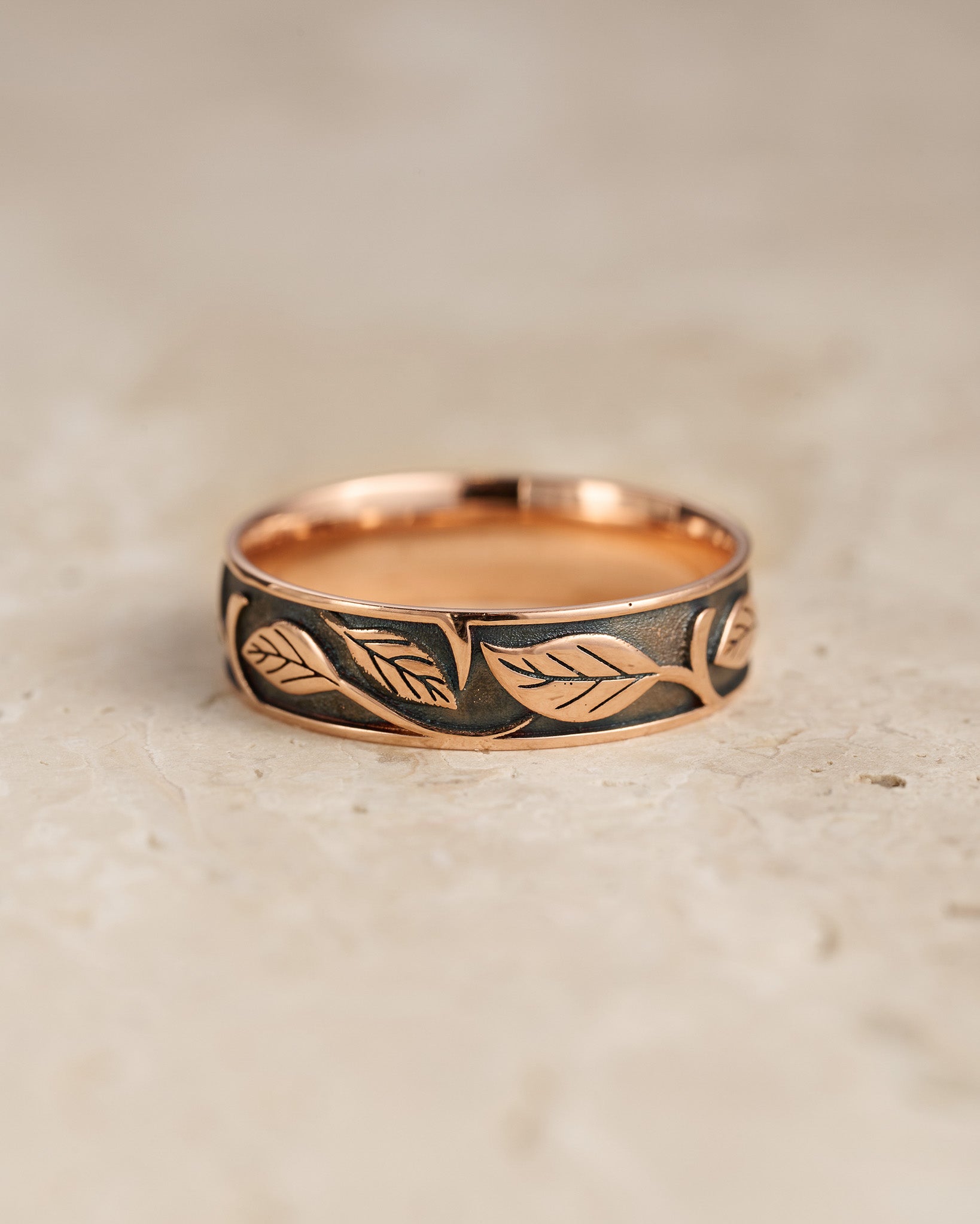 Black rhodium plating gold leaves wedding band, nature themed wedding ring - Eden Garden Jewelry™
