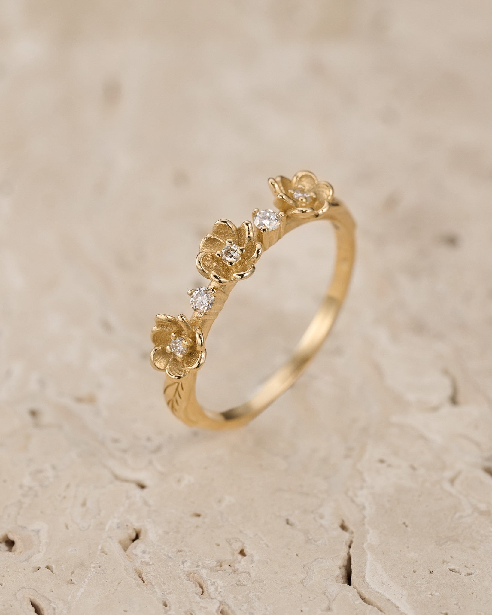 Three flowers wedding band, diamond ring - Eden Garden Jewelry™