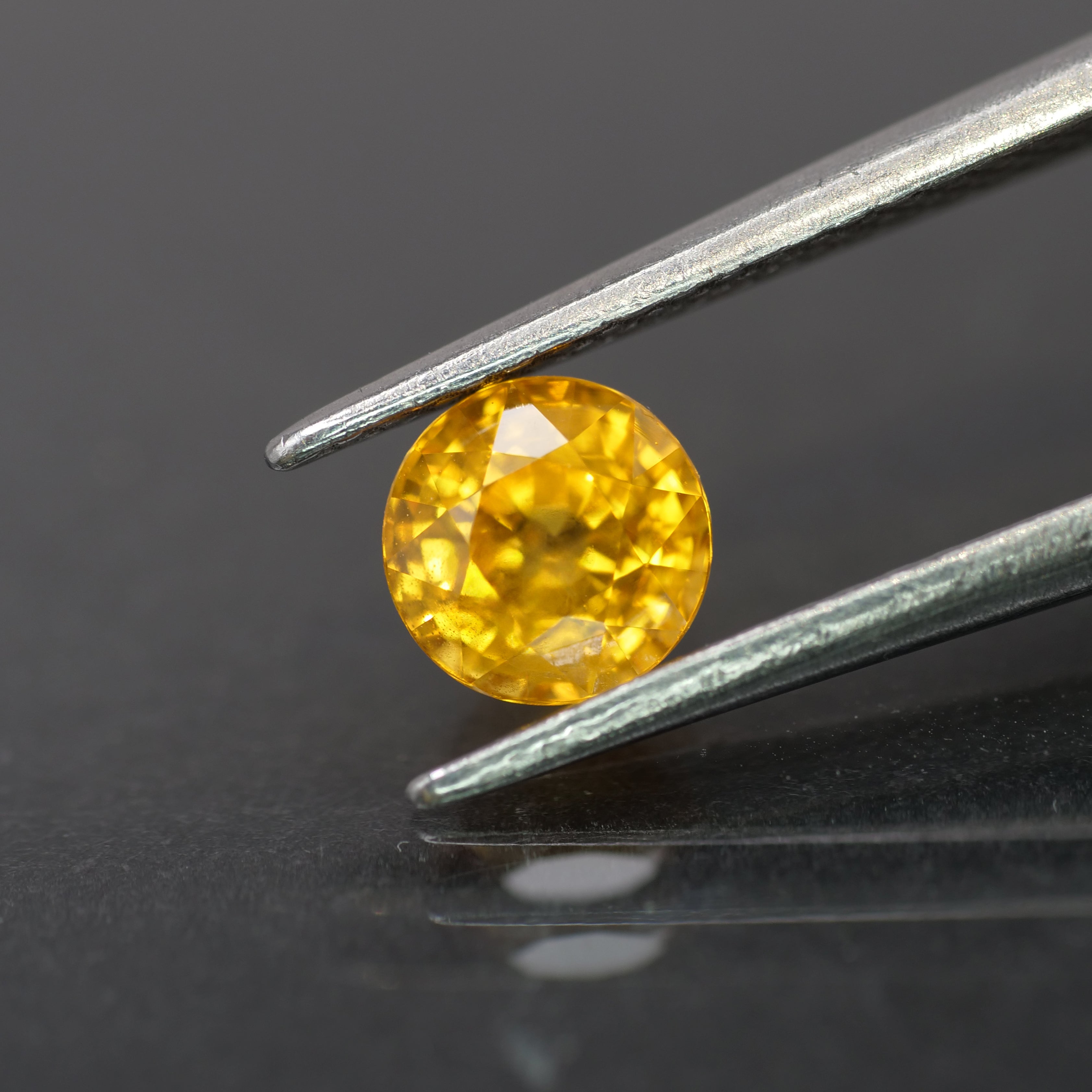 Sapphire | natural, yellow color, round-cut, *5mm, 0.9ct - Eden Garden Jewelry™