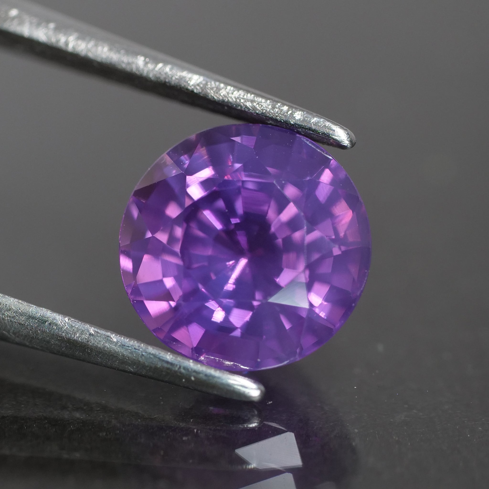 Sapphire opalescent | IGI certified | natural, deep pinkish purple, round cut * 7.5 mm, VS, 2.22ct - Eden Garden Jewelry™