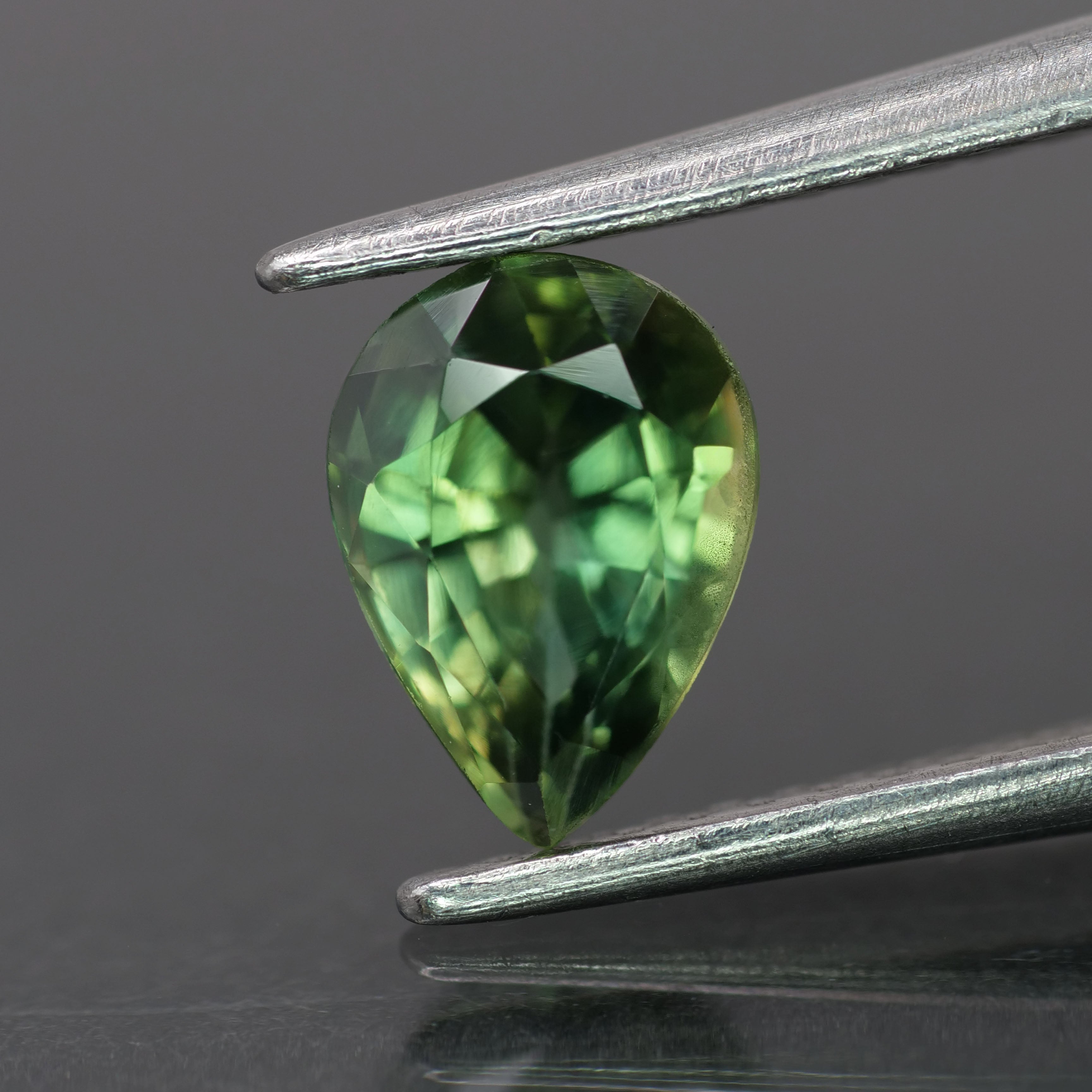 Sapphire | natural, yellowish green color, pear-cut, *7x5mm, 1ct - Eden Garden Jewelry™