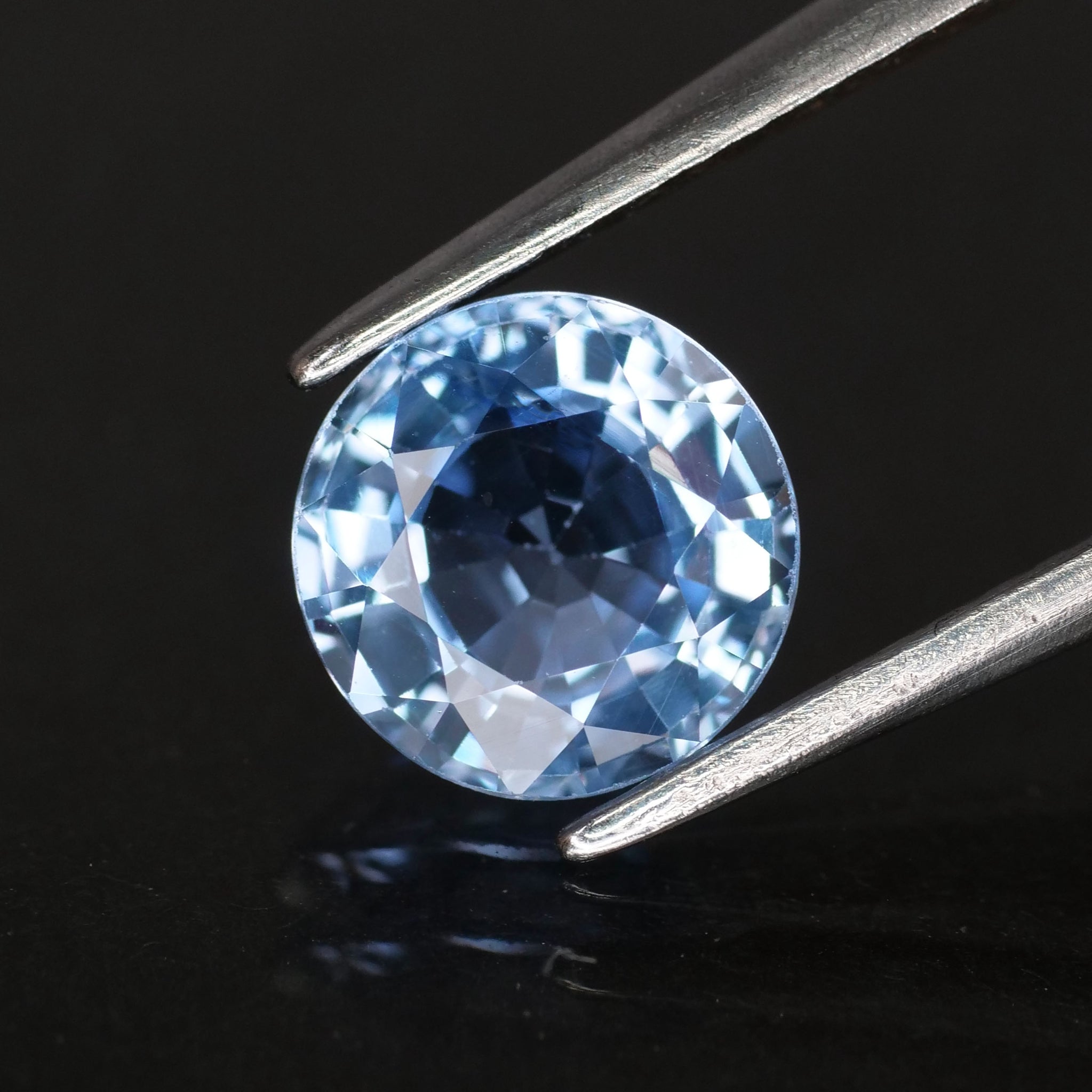 Blue Sapphire | IGI certified | natural, round cut 6,5* mm, VS, 1.31ct - Eden Garden Jewelry™
