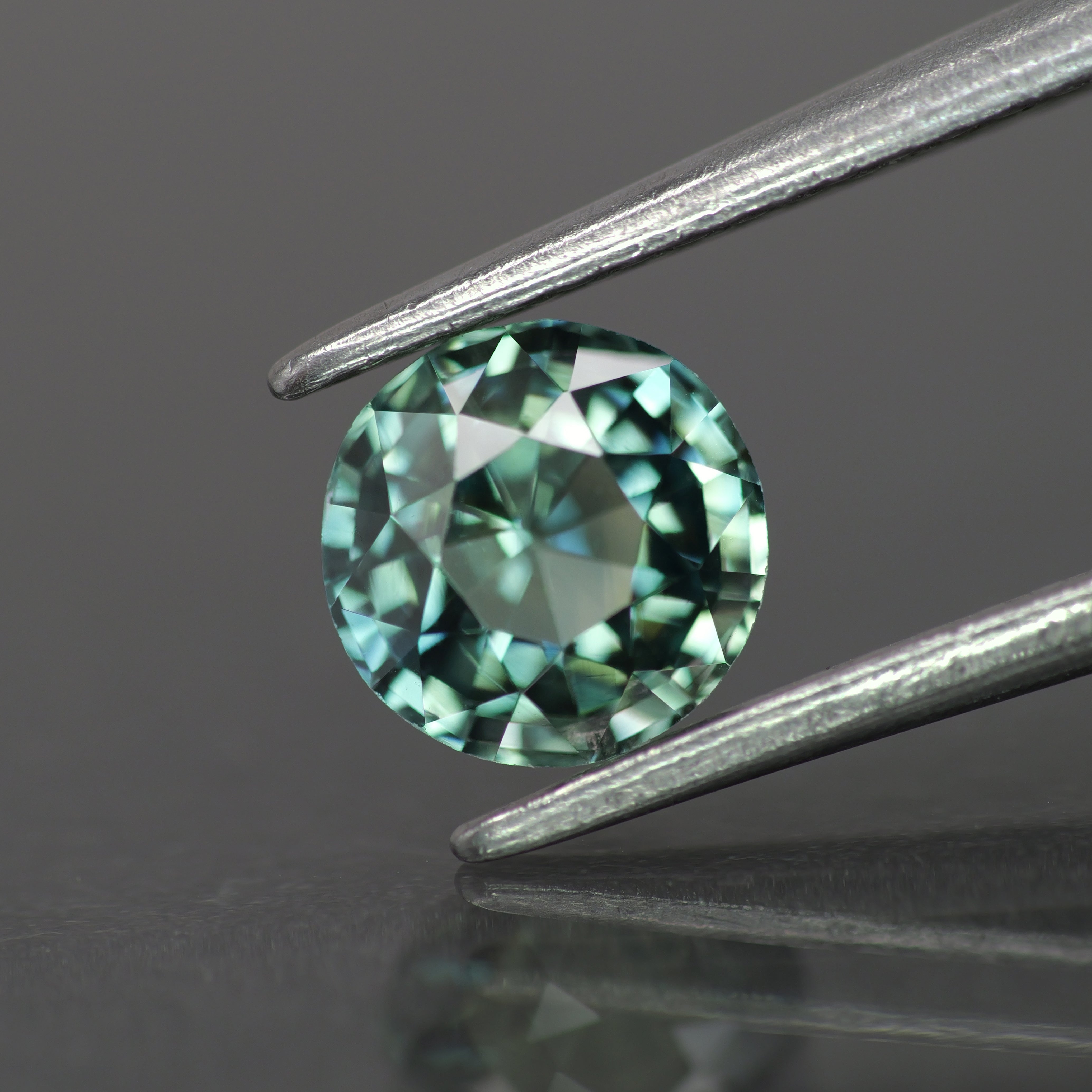 Sapphire | natural, teal color/color changing, round-cut, *6mm, 1ct - Eden Garden Jewelry™