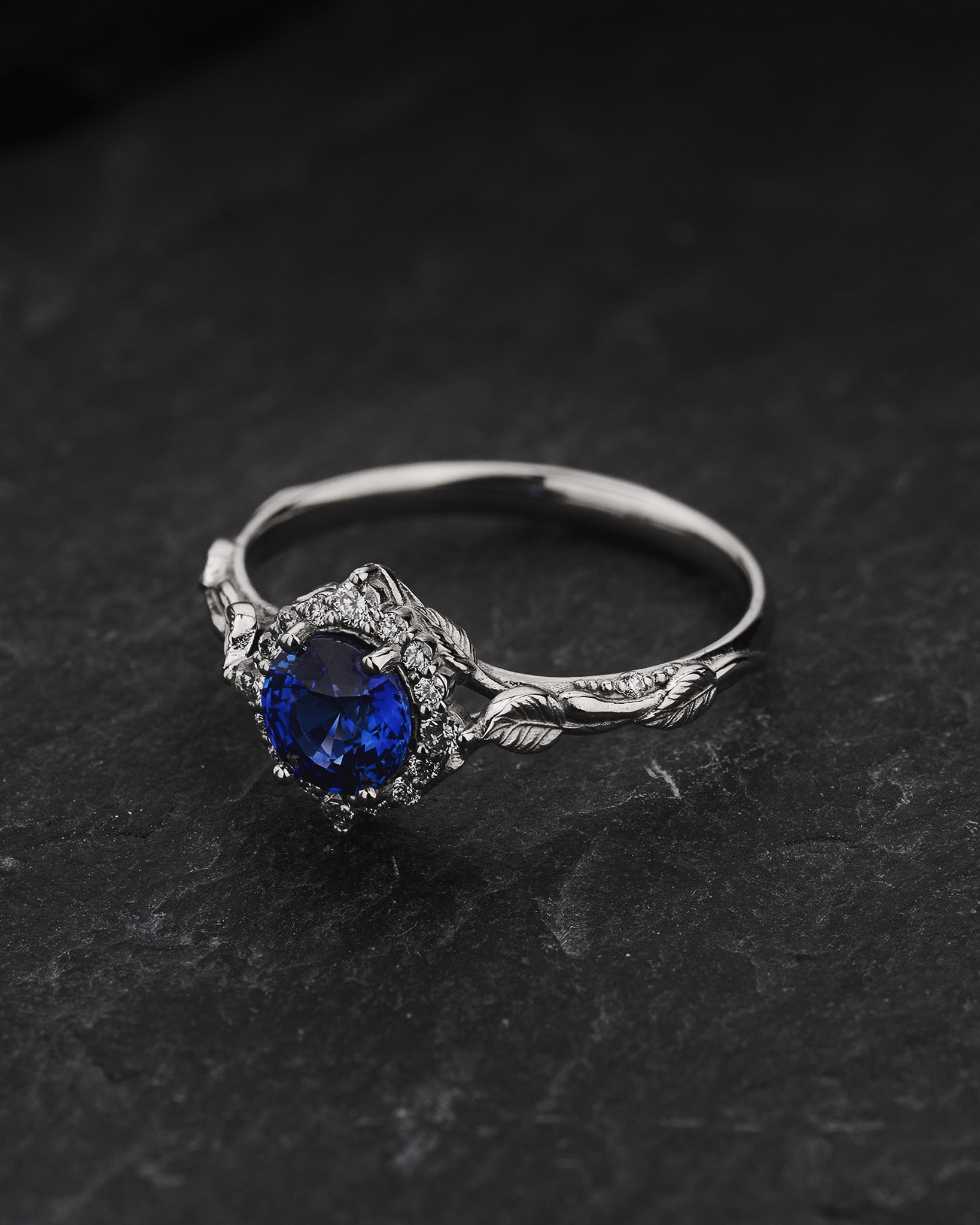 Timeless Engagement Ring with Round Royal Blue Sapphire / Florentina - Eden Garden Jewelry™