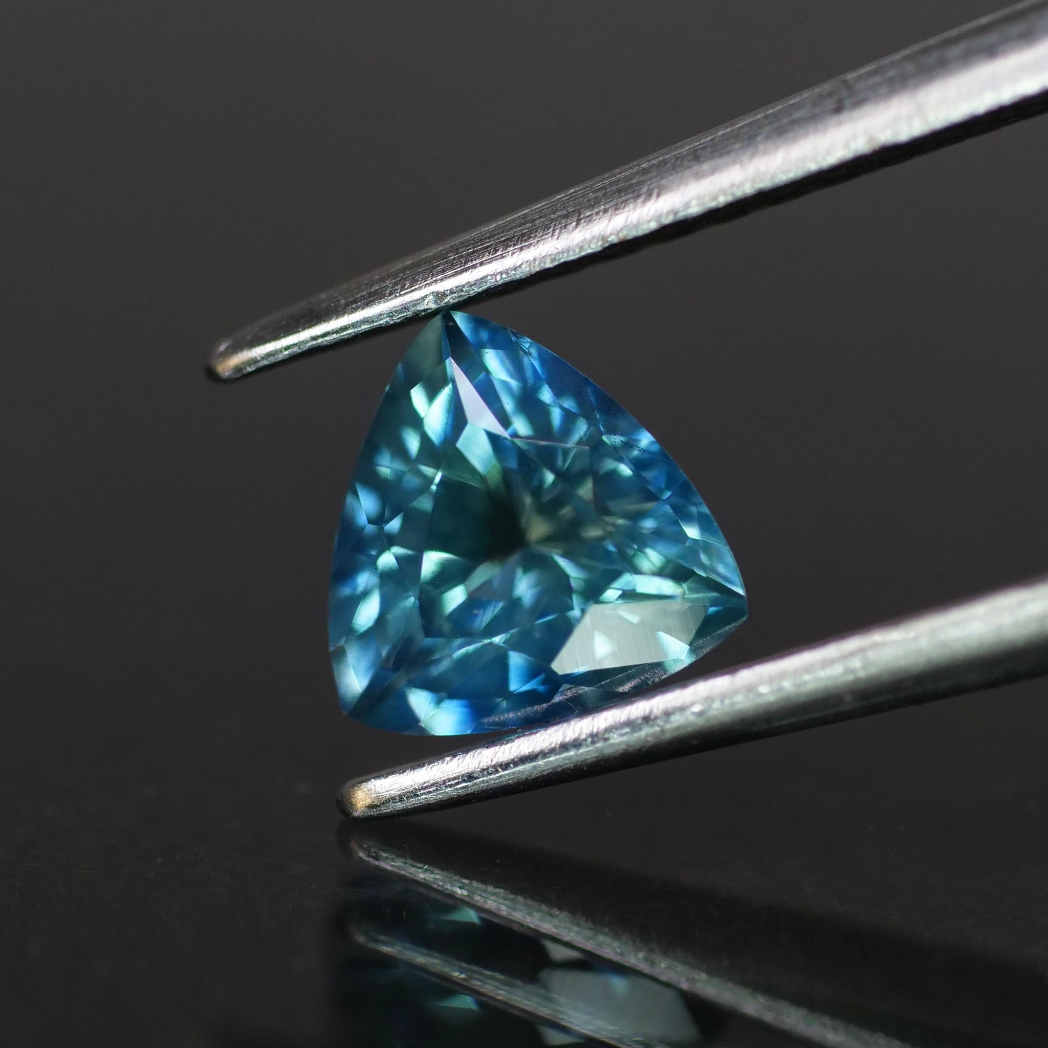 Sapphire | natural, teal color, trillion cut *6 mm, 0.7ct - Eden Garden Jewelry™