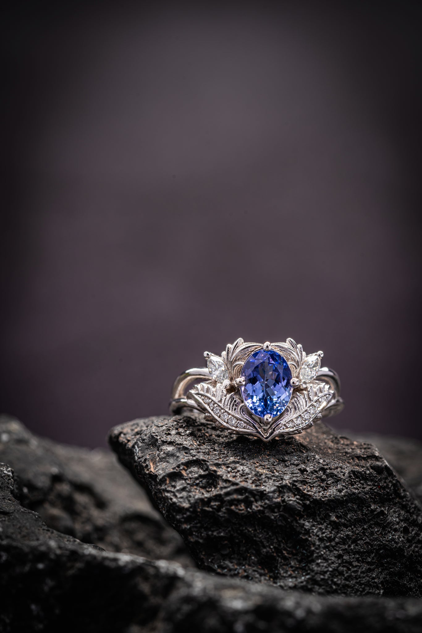 Engagement ring with tanzanite and diamonds / Adonis