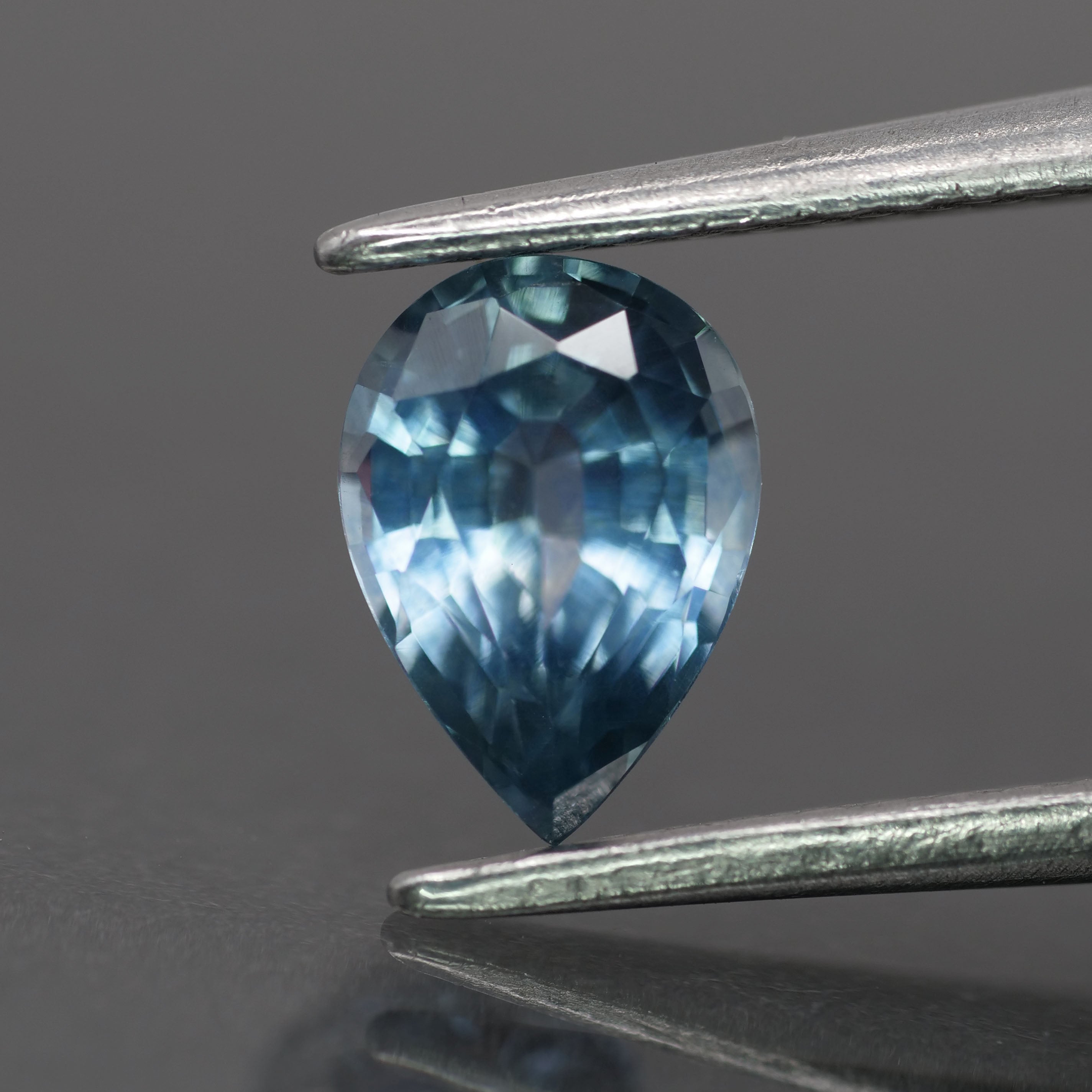 Sapphire | natural, blue color, pear-cut, *7x5mm, 0.9ct - Eden Garden Jewelry™