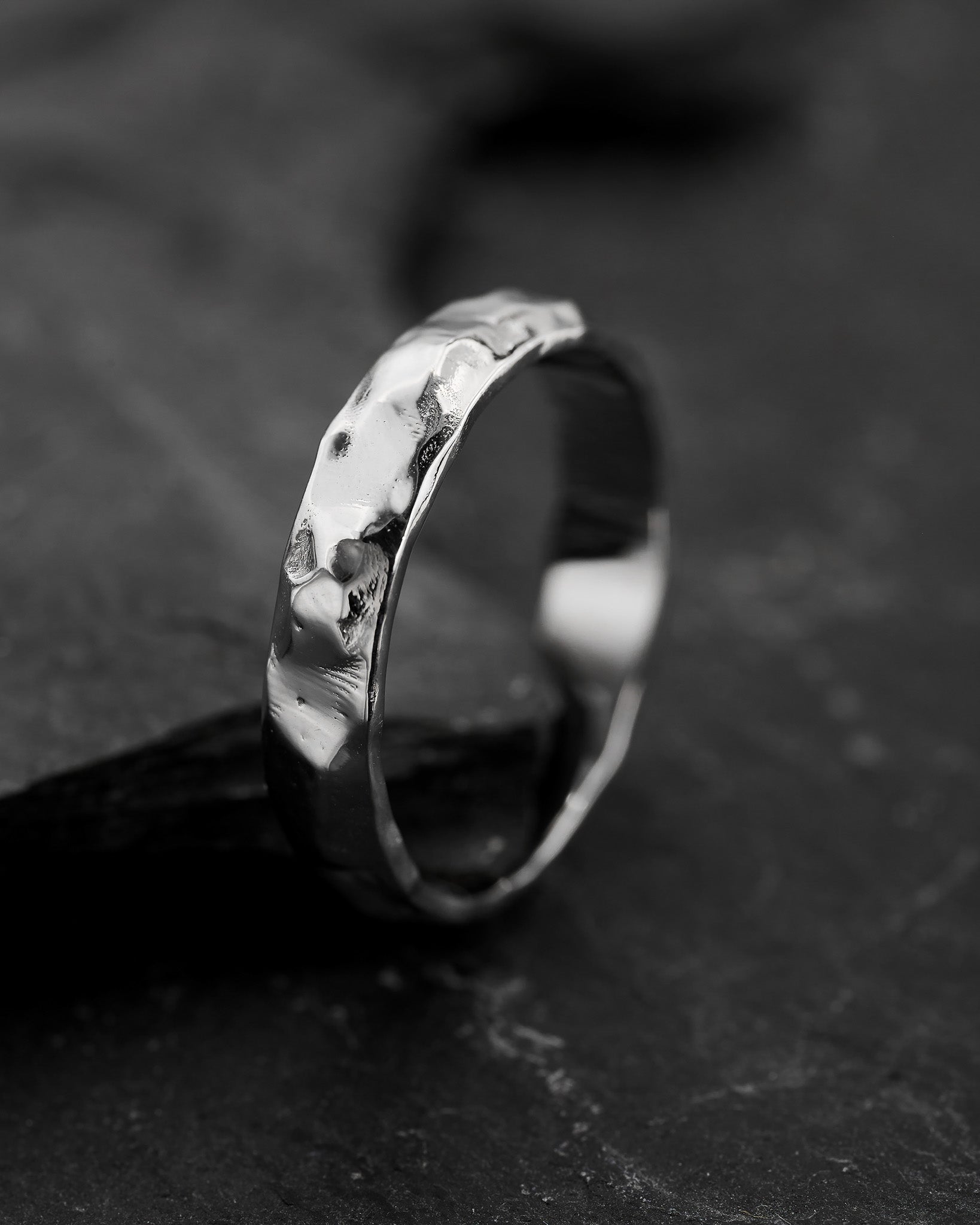 Melted effect wedding band, unisex ring - Eden Garden Jewelry™