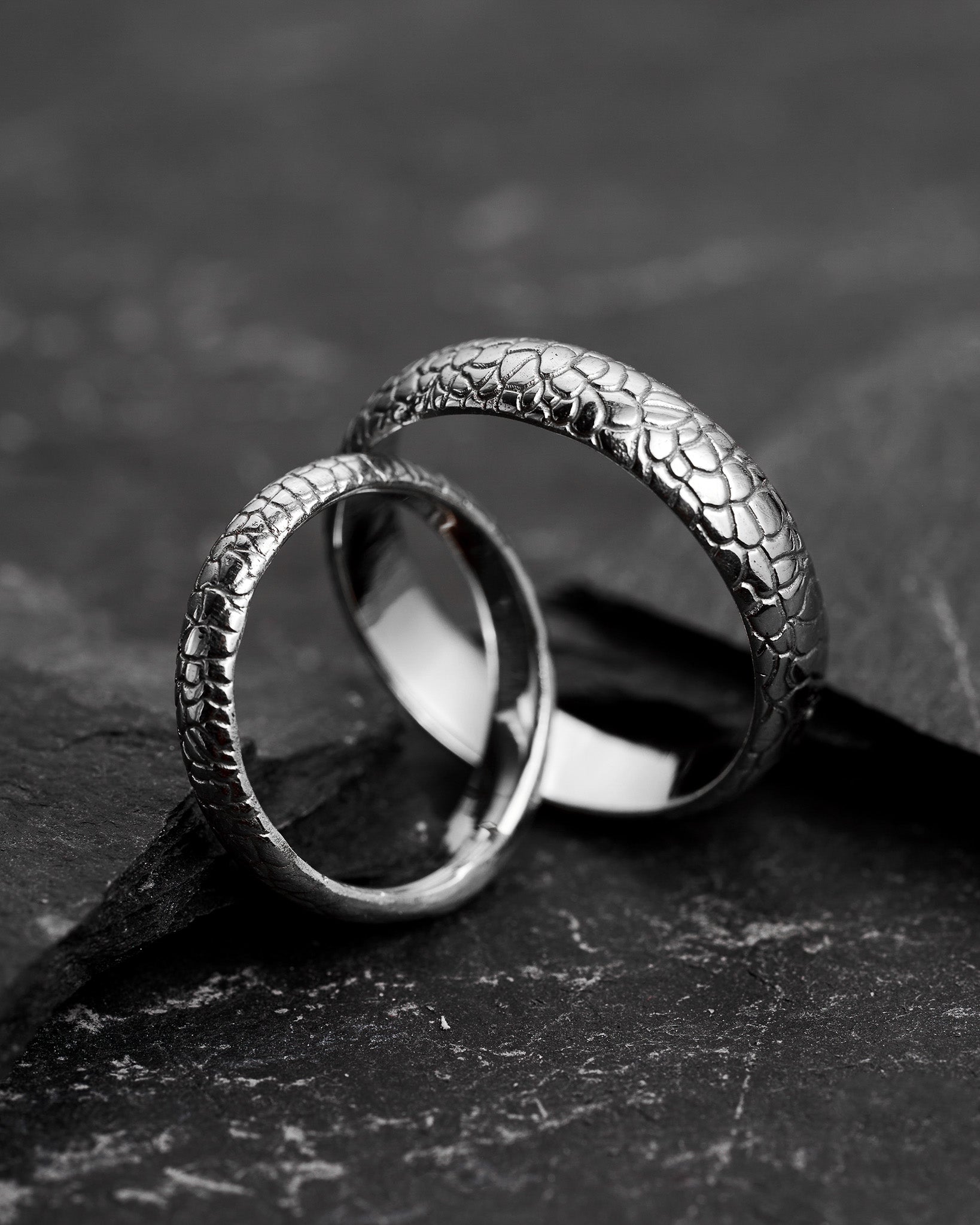 Wedding bands set for couple, reptile skin textured rings - Eden Garden Jewelry™